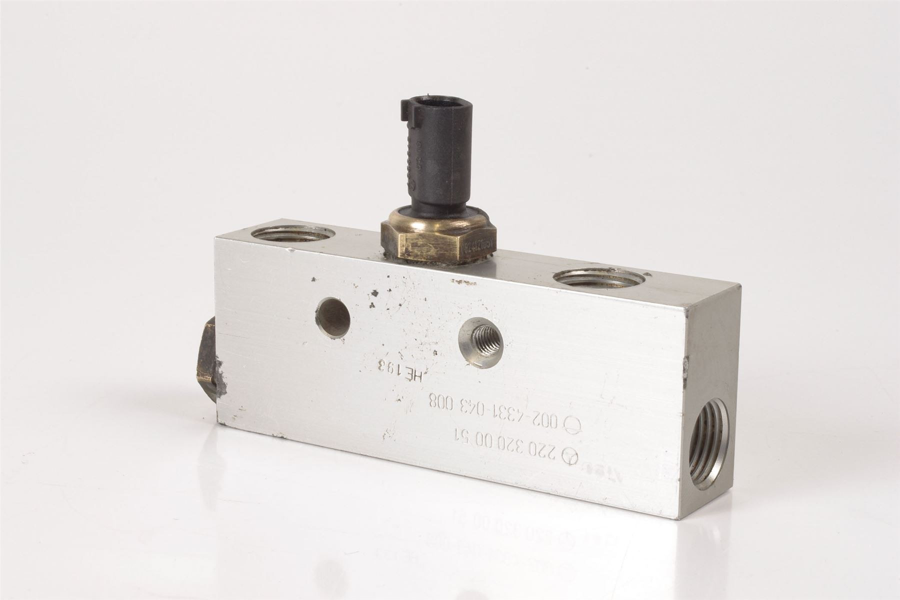 Mercedes 2203200051 ABC Distributor Block (a) | C215 CL W220 S R230 SL