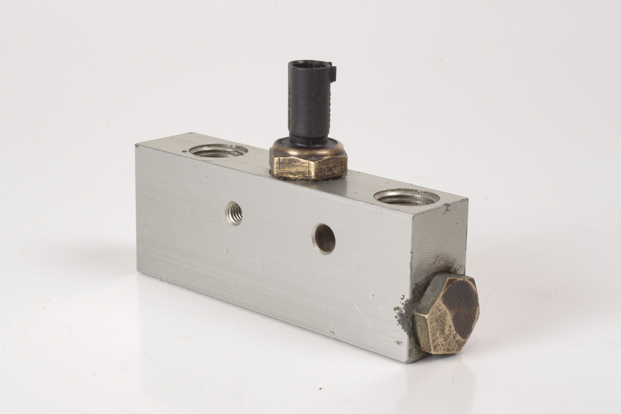 Mercedes 2203200051 ABC Distributor Block | C215 CL W220 S R230 SL