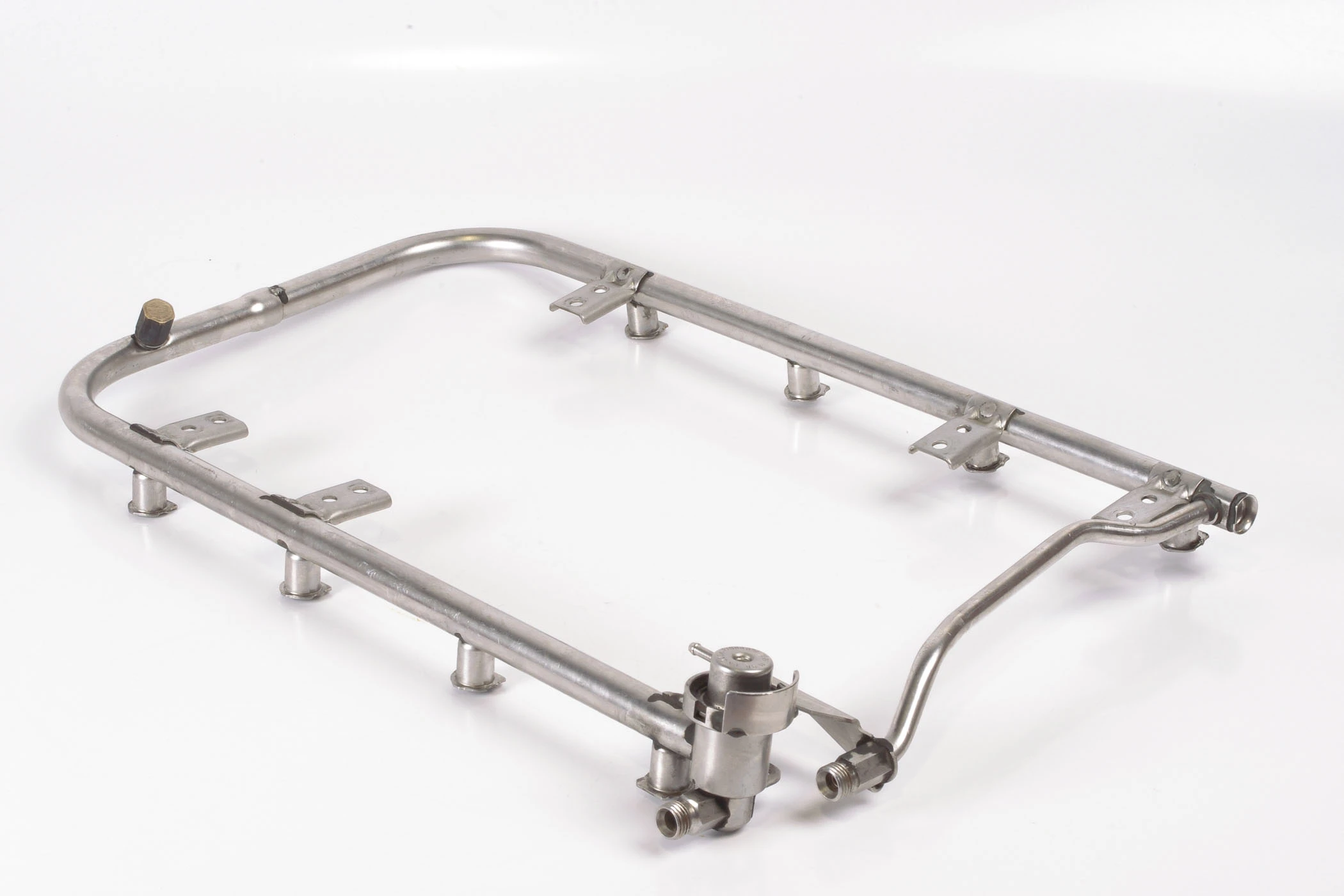 Mercedes 1190700895 Fuel Rail (a) | W124 W210 S210 E R129 SL W140 V140 C140 S