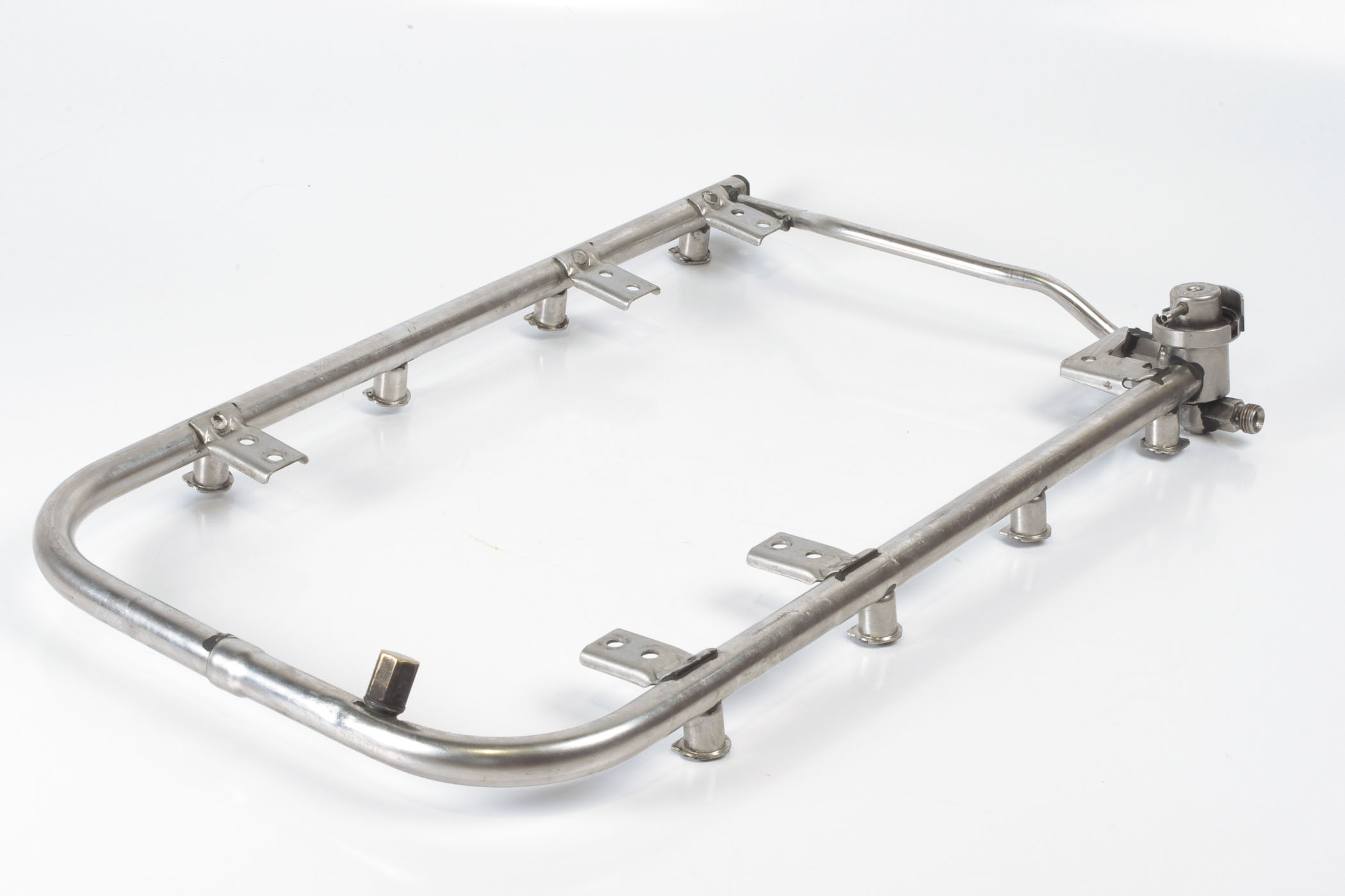 Mercedes 1190700895 Fuel Rail (a) | W124 W210 S210 E R129 SL W140 V140 C140 S