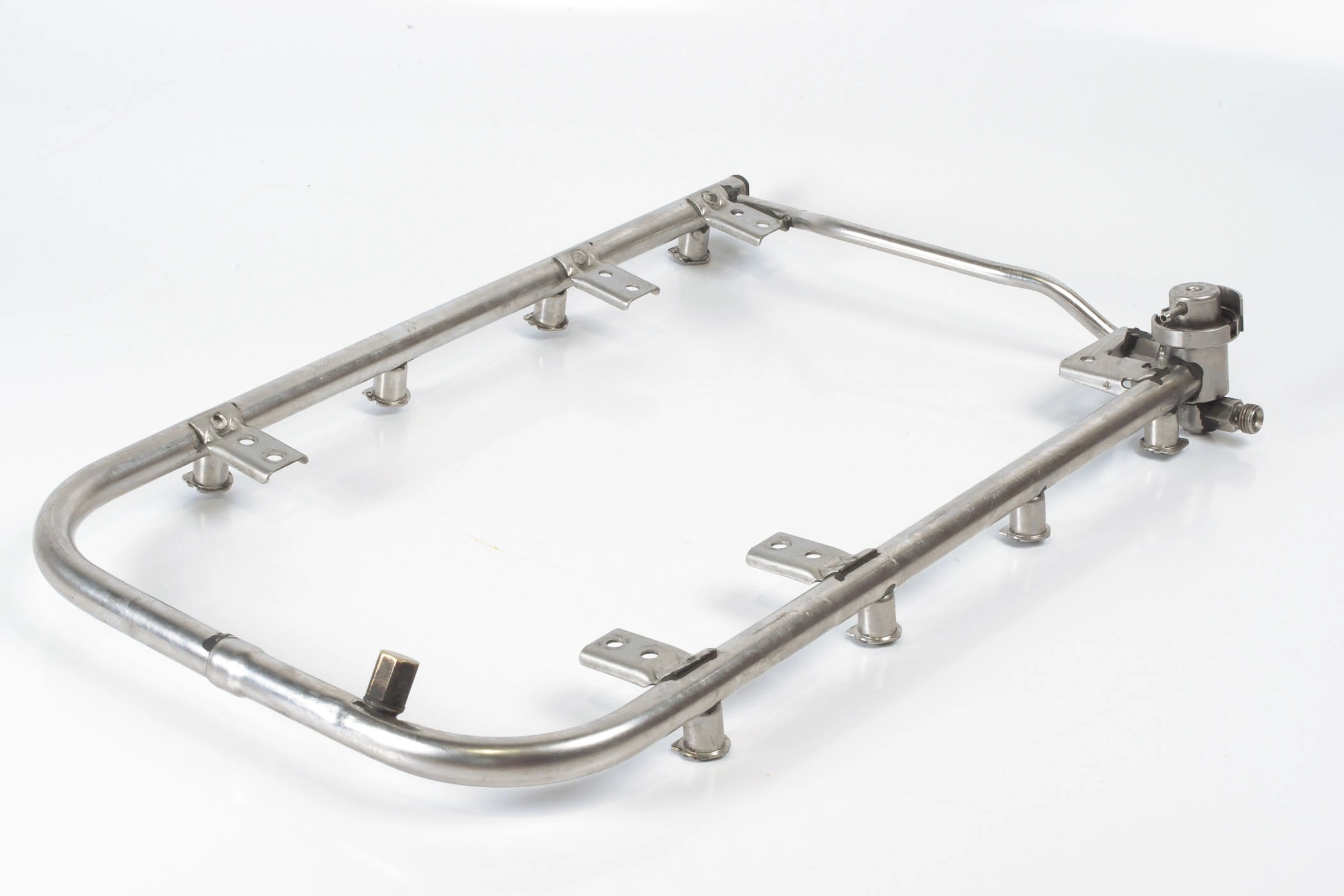Mercedes 1190700895 Fuel Rail (a) | W124 W210 S210 E R129 SL W140 V140 C140 S