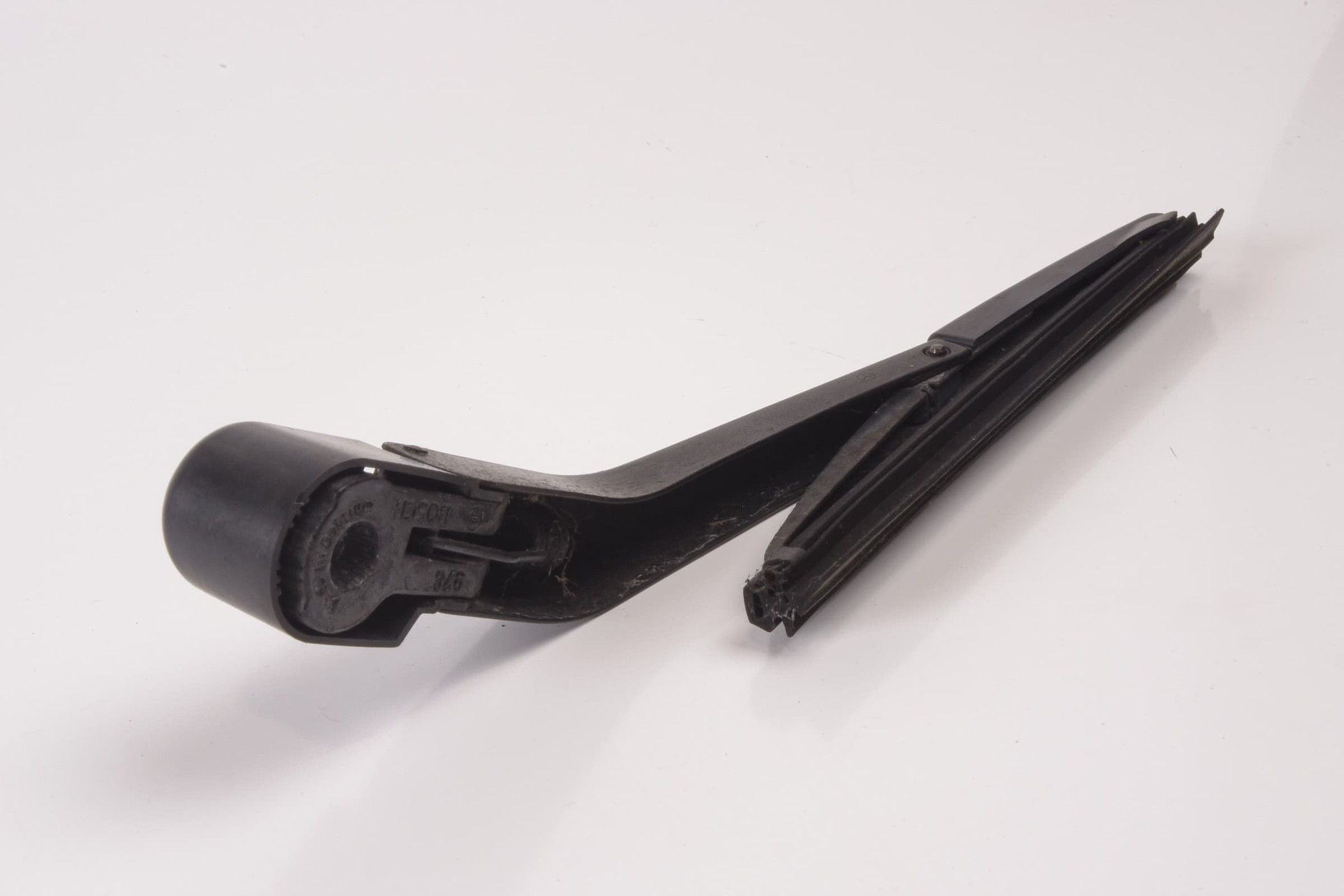 Mercedes 1408202644 Headlight Wiper Arm - Right | C140 S