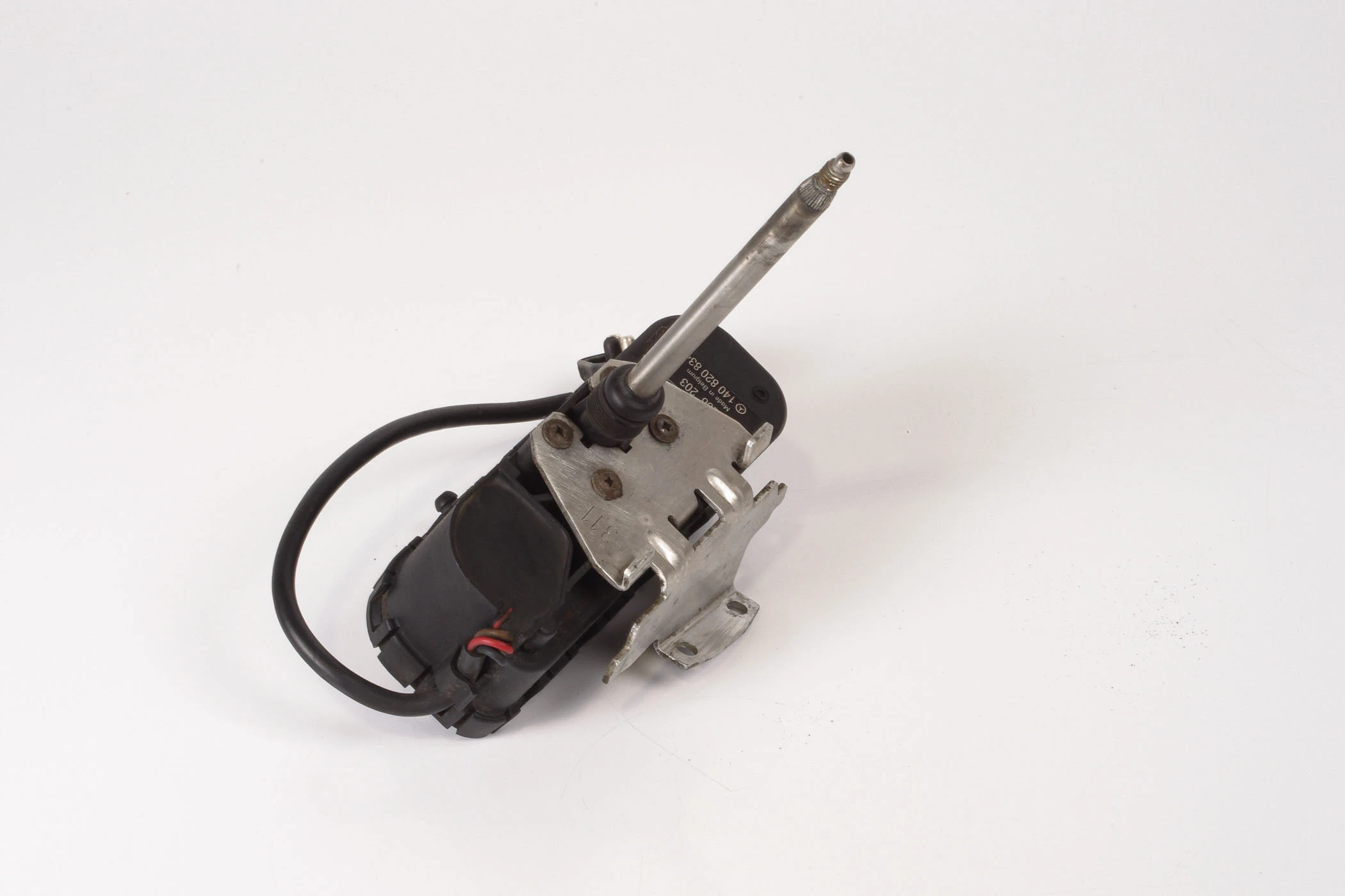 Mercedes 1408208342 Headlight Wiper Motor - Left | C140 S