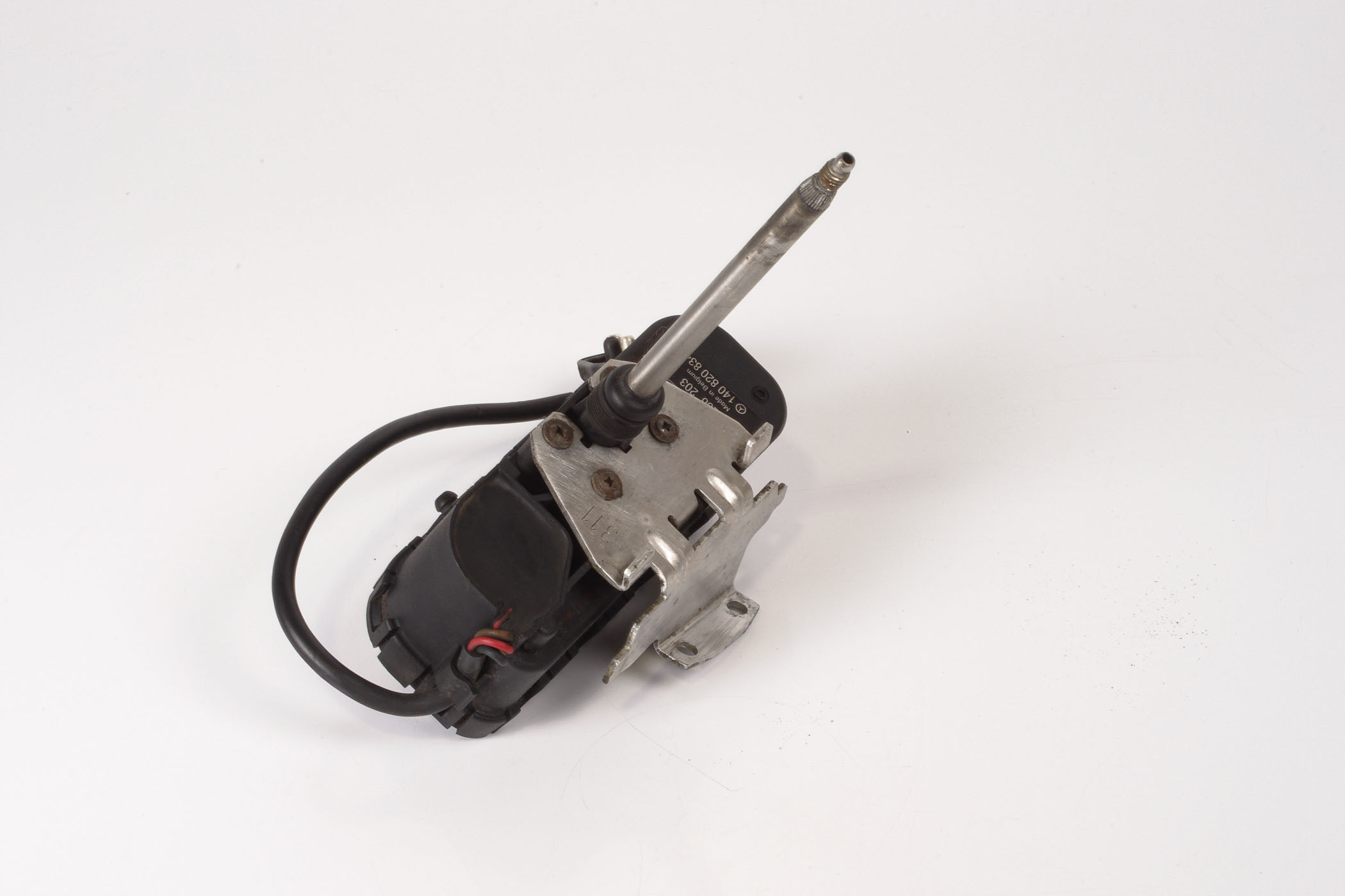 Mercedes 1408208342 Headlight Wiper Motor - Left | C140 S