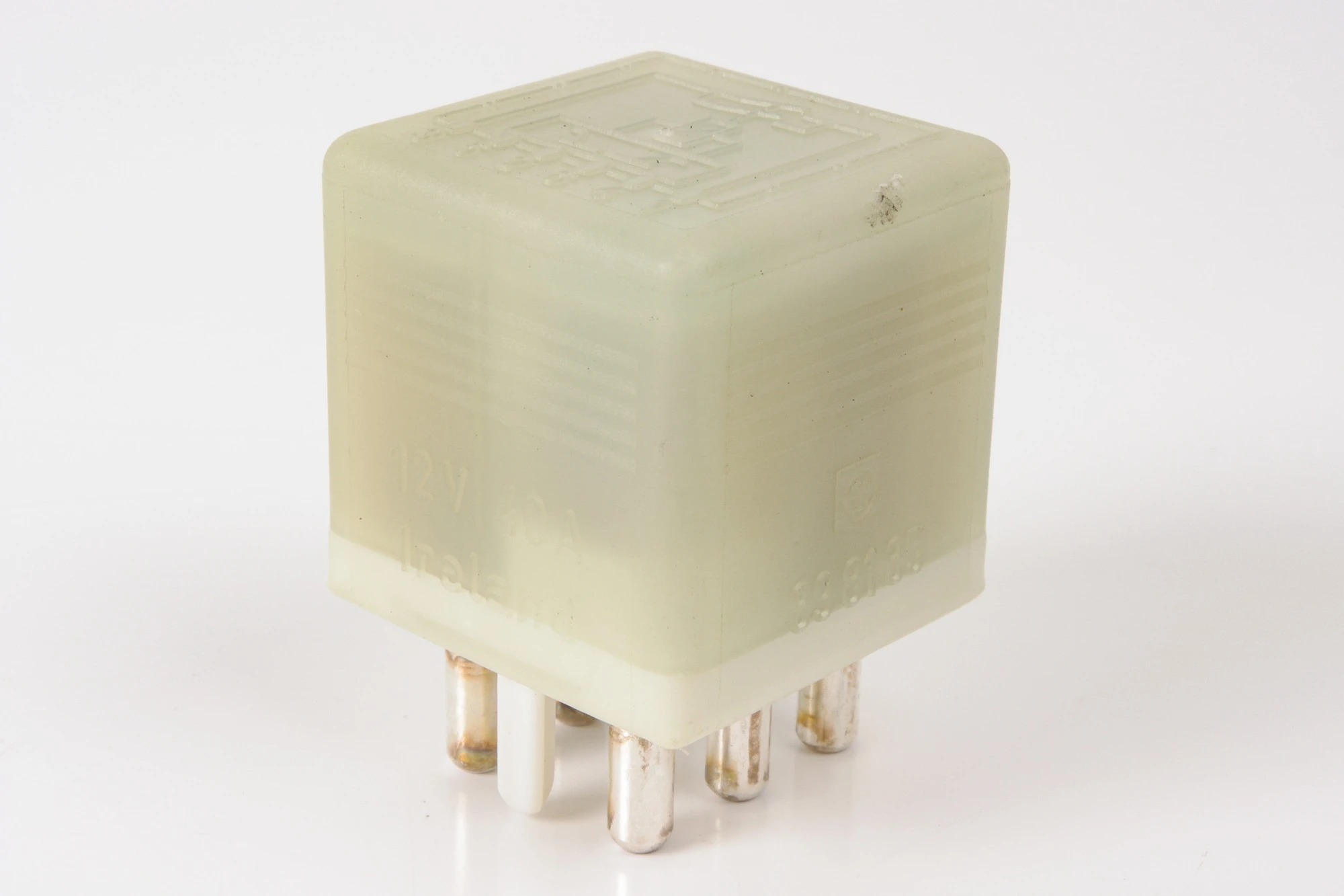 Mercedes 0015427819 Comfort Control Relay (a) | W124 E W126 V140 S R129 SL...