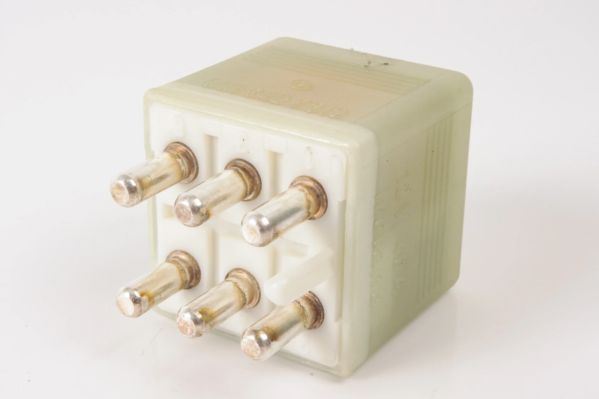 Mercedes 0015427819 Comfort Control Relay (a) | W124 E W126 V140 S R129 SL...