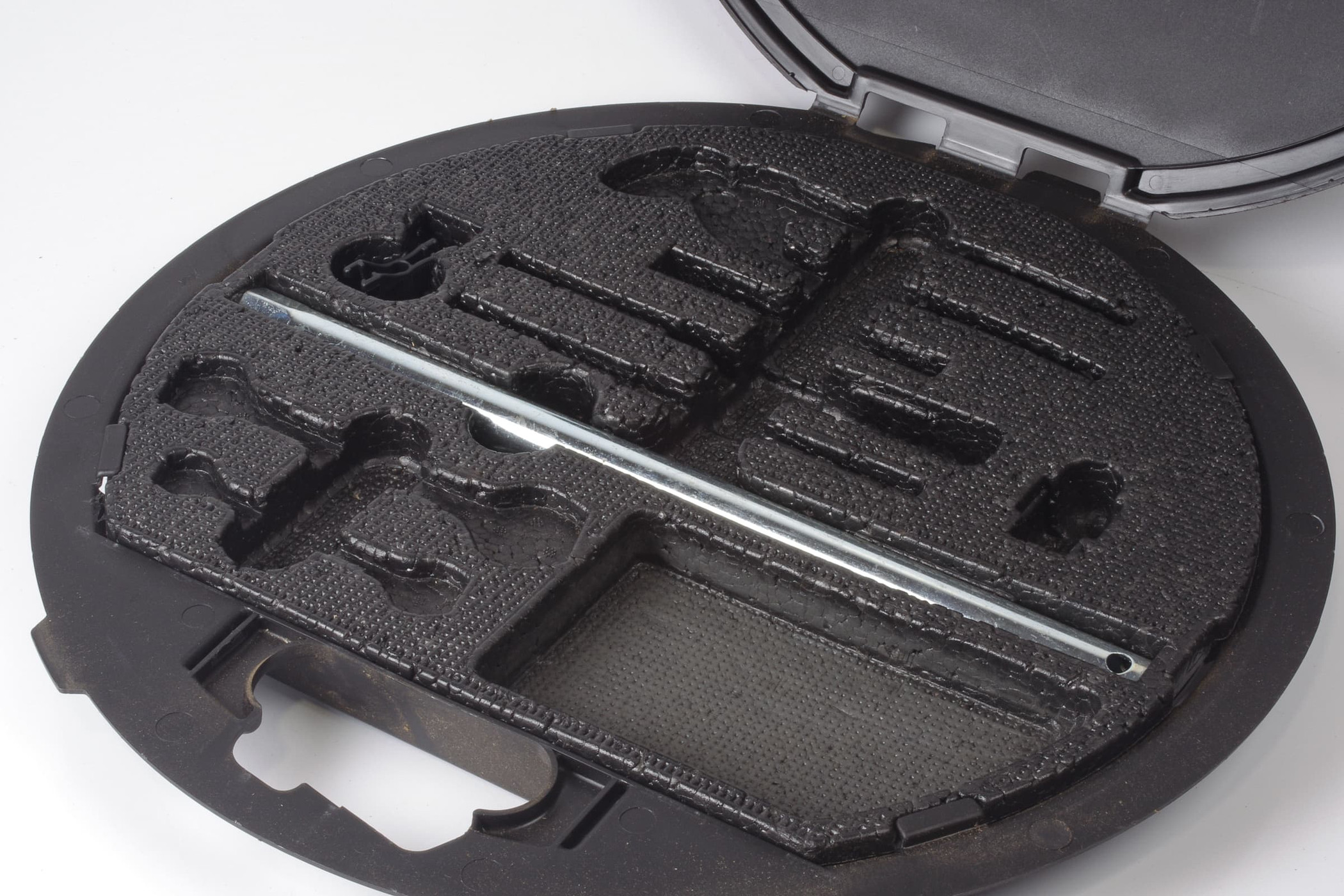 Mercedes 1408900111 Tool Kit (e) | W140 V140 C140 S