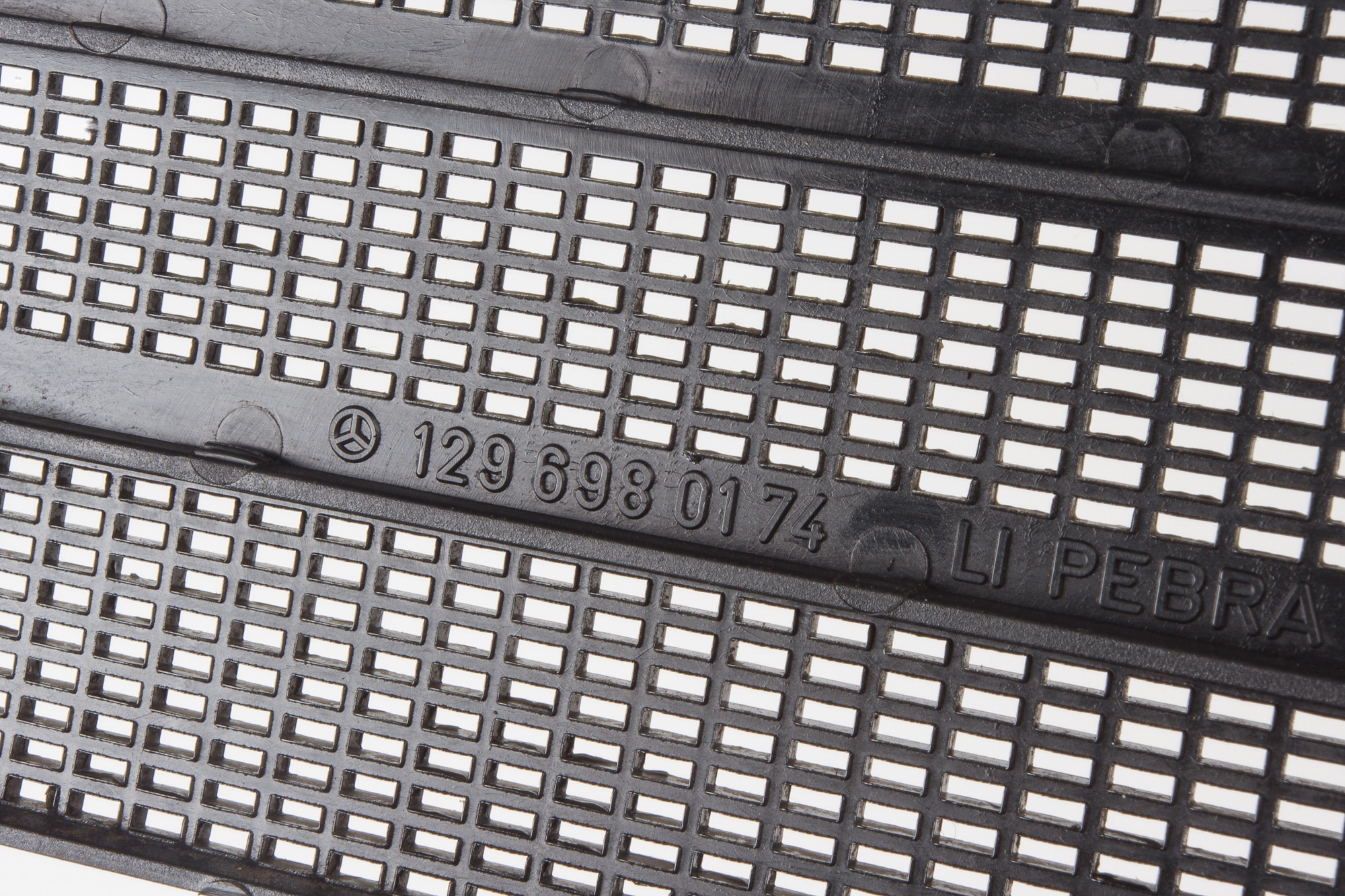 Mercedes 1296980174 Wing Panel Vent - Front Left | R129 SL