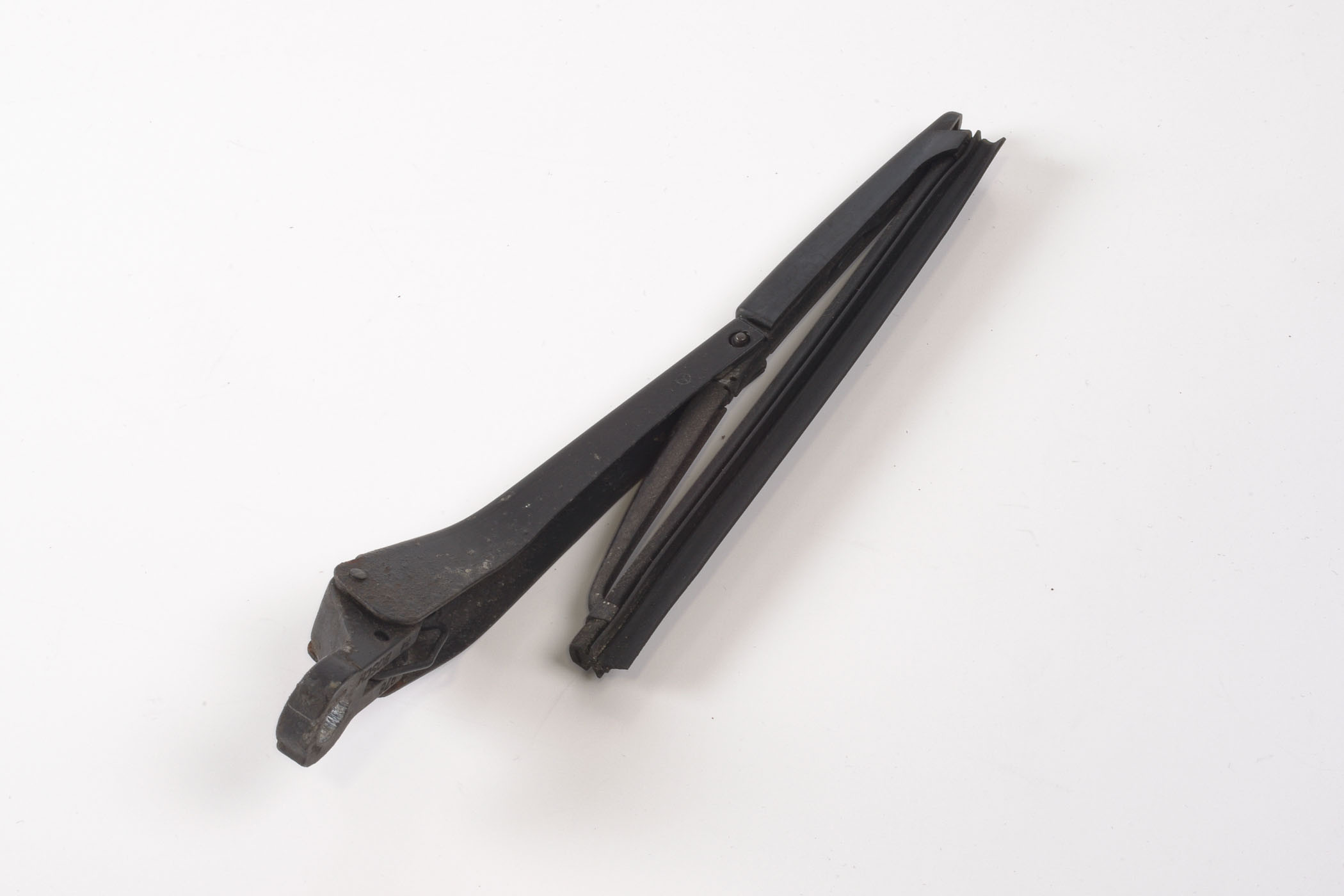 Mercedes 1408200644 Headlight Wiper Arm - Right (a) | W140 V140 S