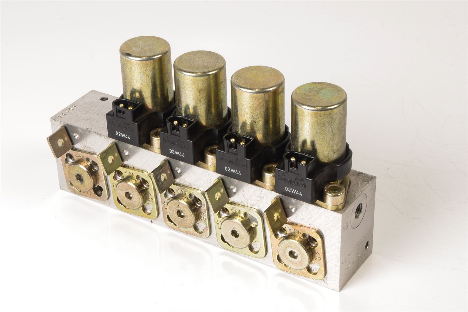 Mercedes 1298002078 Roof Hydraulic Valve Block - Front | R129 SL