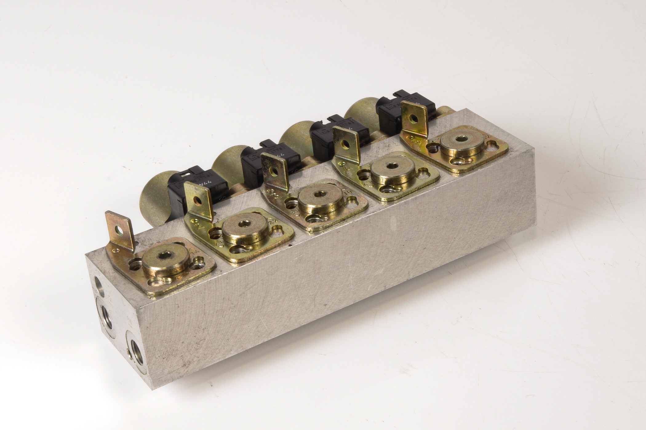 Mercedes 1298002078 Roof Hydraulic Valve Block - Front | R129 SL