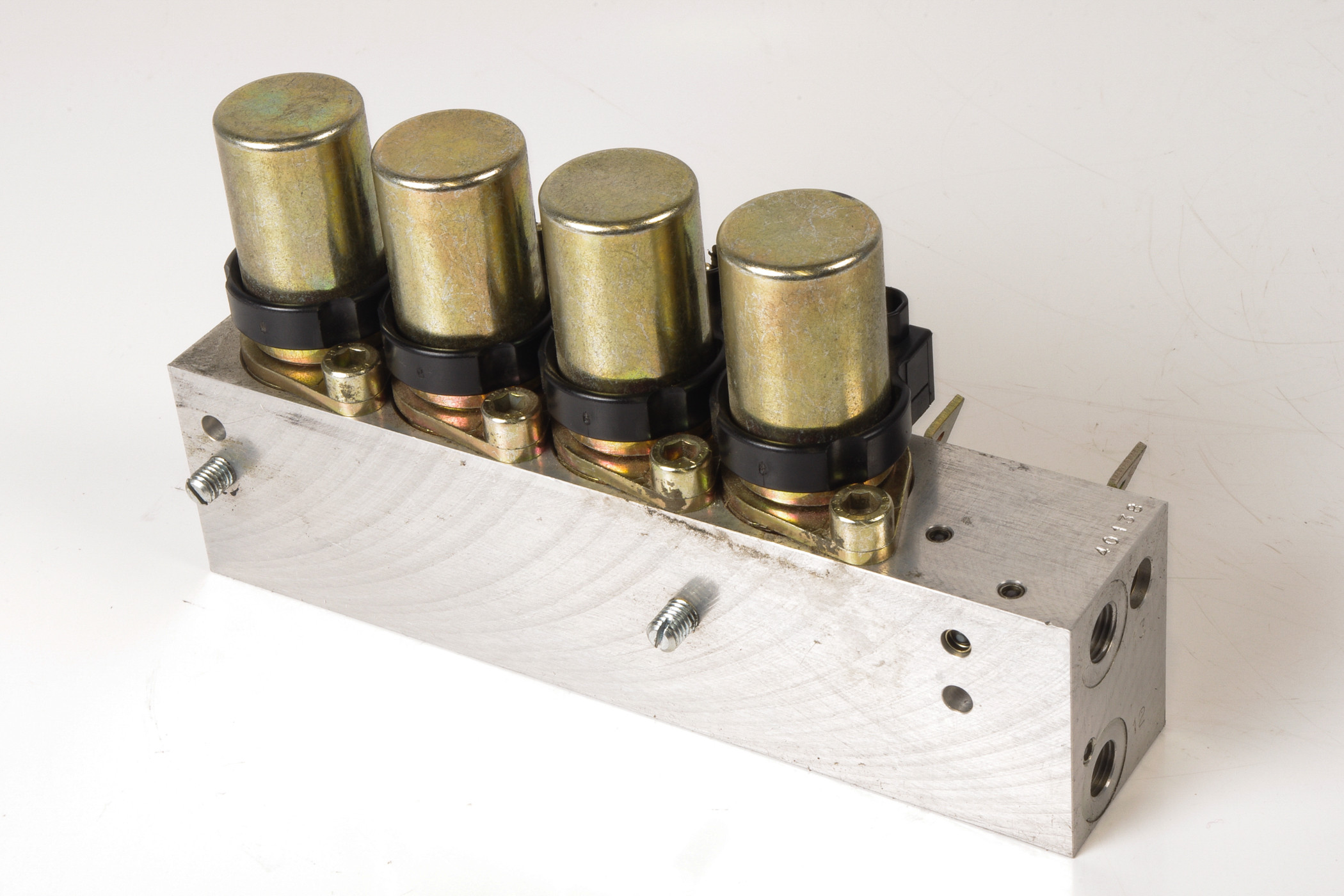 Mercedes 1298002078 Roof Hydraulic Valve Block - Front | R129 SL