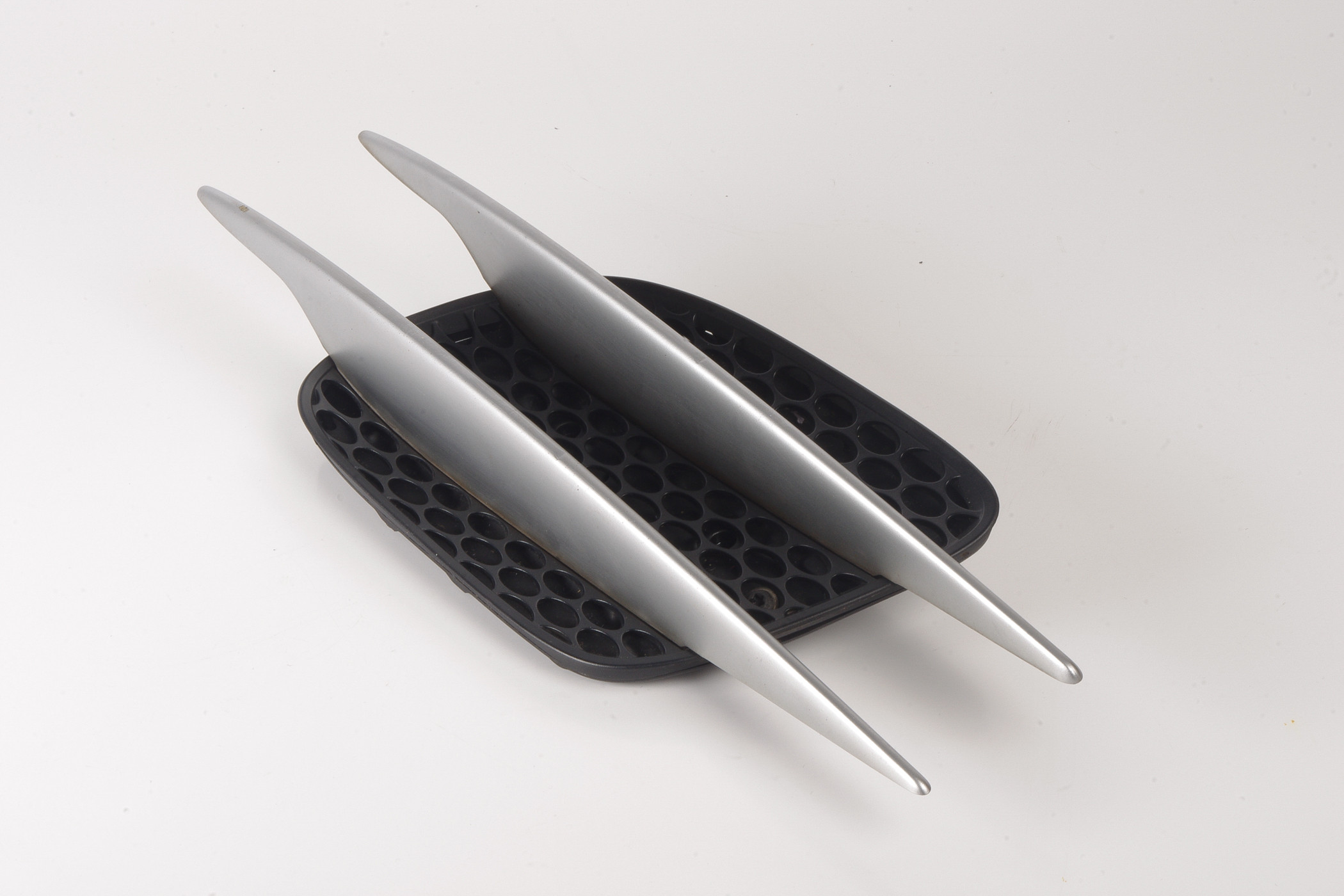 Mercedes 2306900236 Fender Grille - Front Right | R230 SL