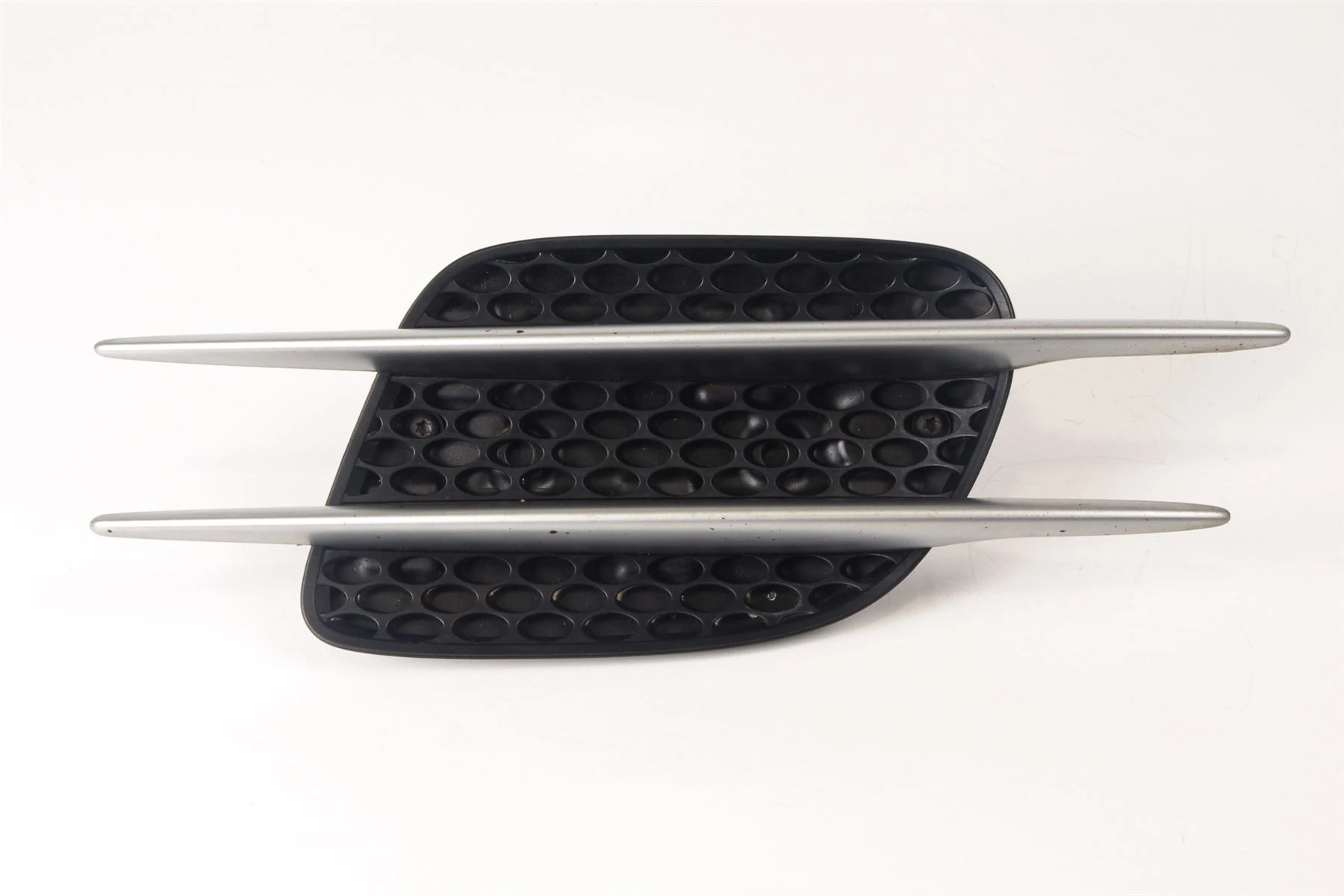 Mercedes 2306900236 Fender Grille - Front Right (a) | R230 SL