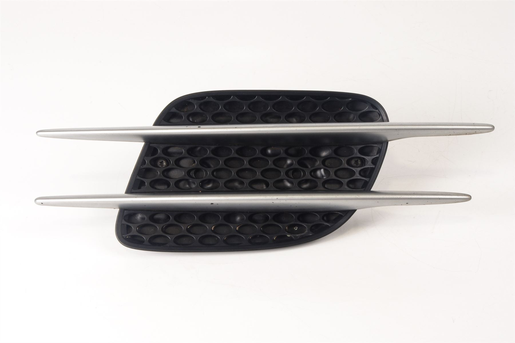 Mercedes 2306900236 Fender Grille - Front Right (a) | R230 SL