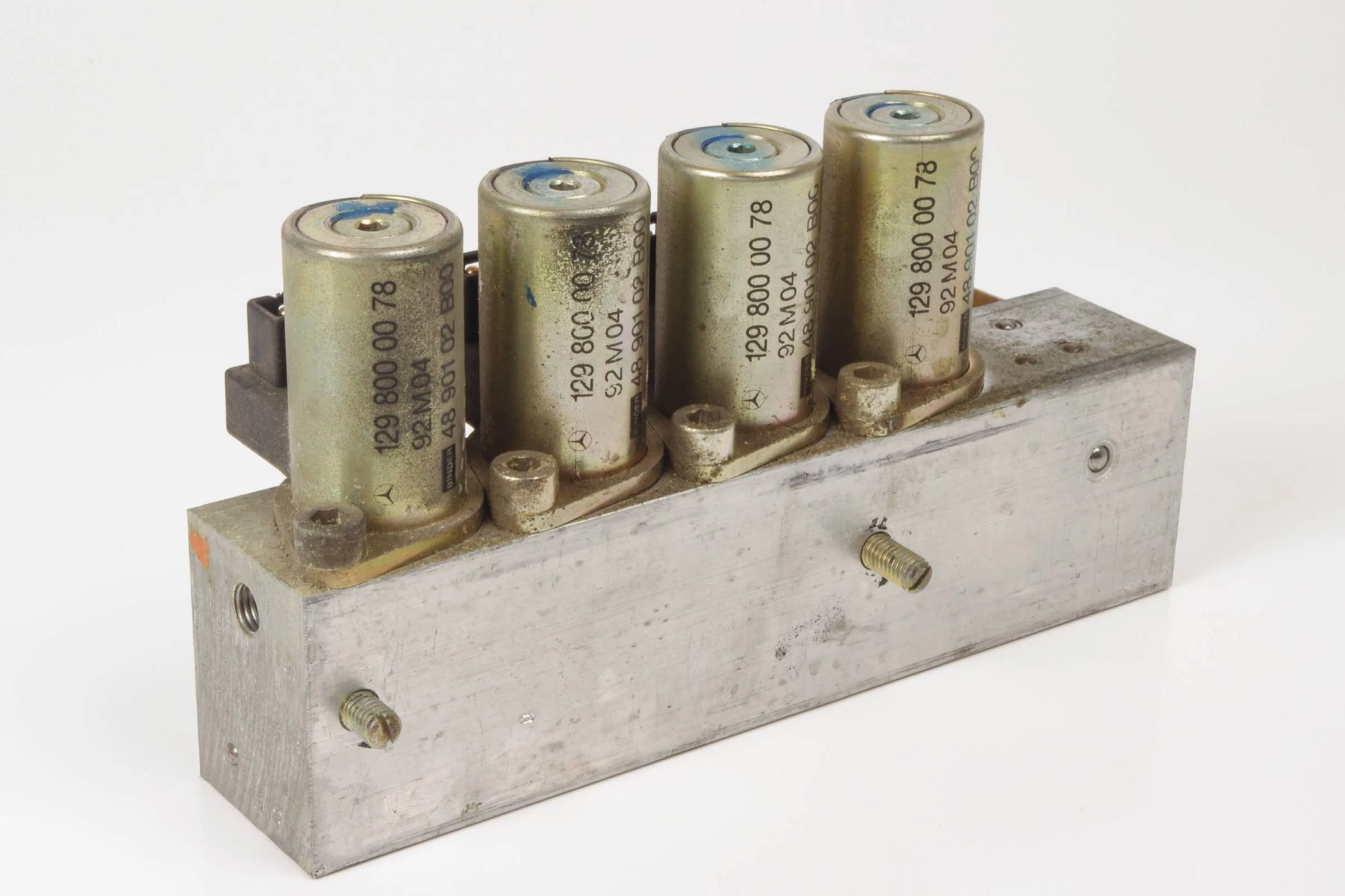 Mercedes 1298001678 Roof Hydraulic Valve Block | R129 SL