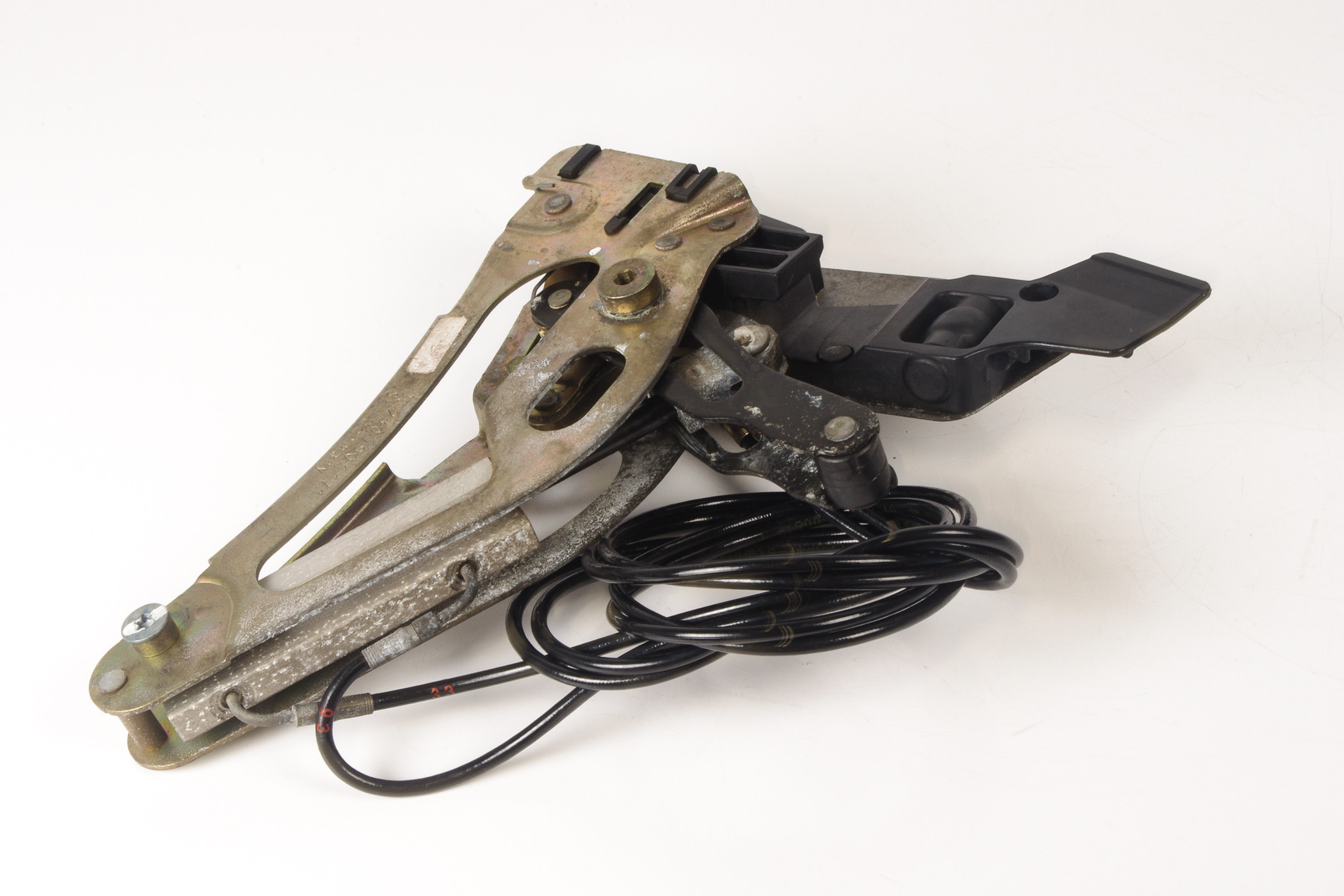 Mercedes 2307901171 Roof Lock Mechanism - Left (b) | R230 SL