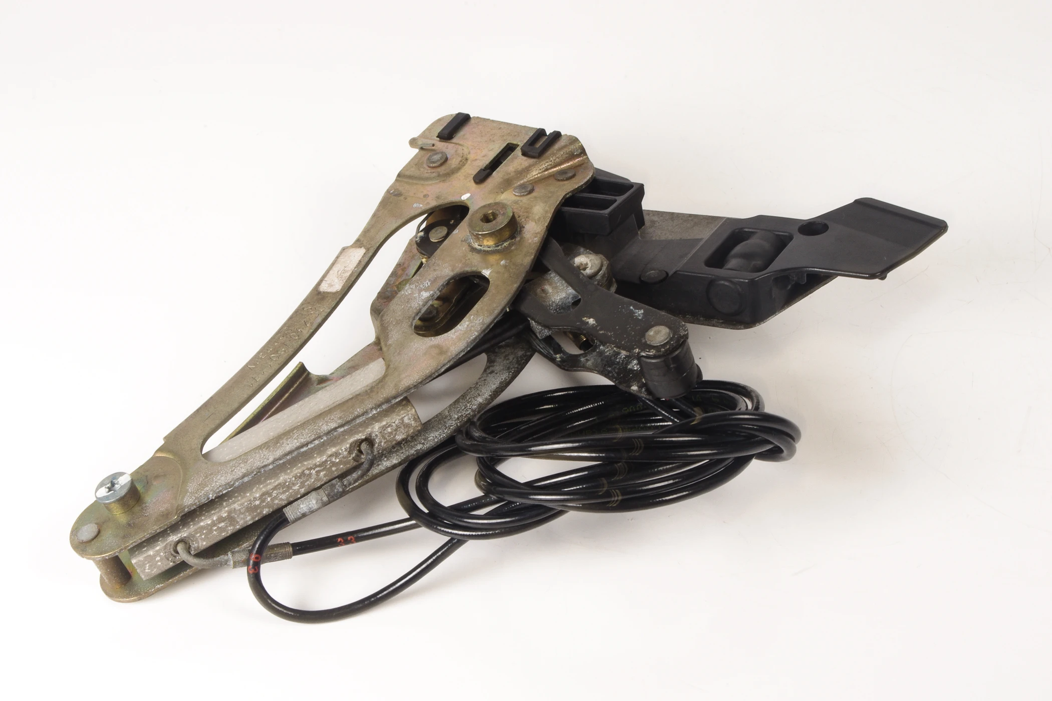 Mercedes 2307901171 Roof Lock Mechanism - Left (b) | R230 SL
