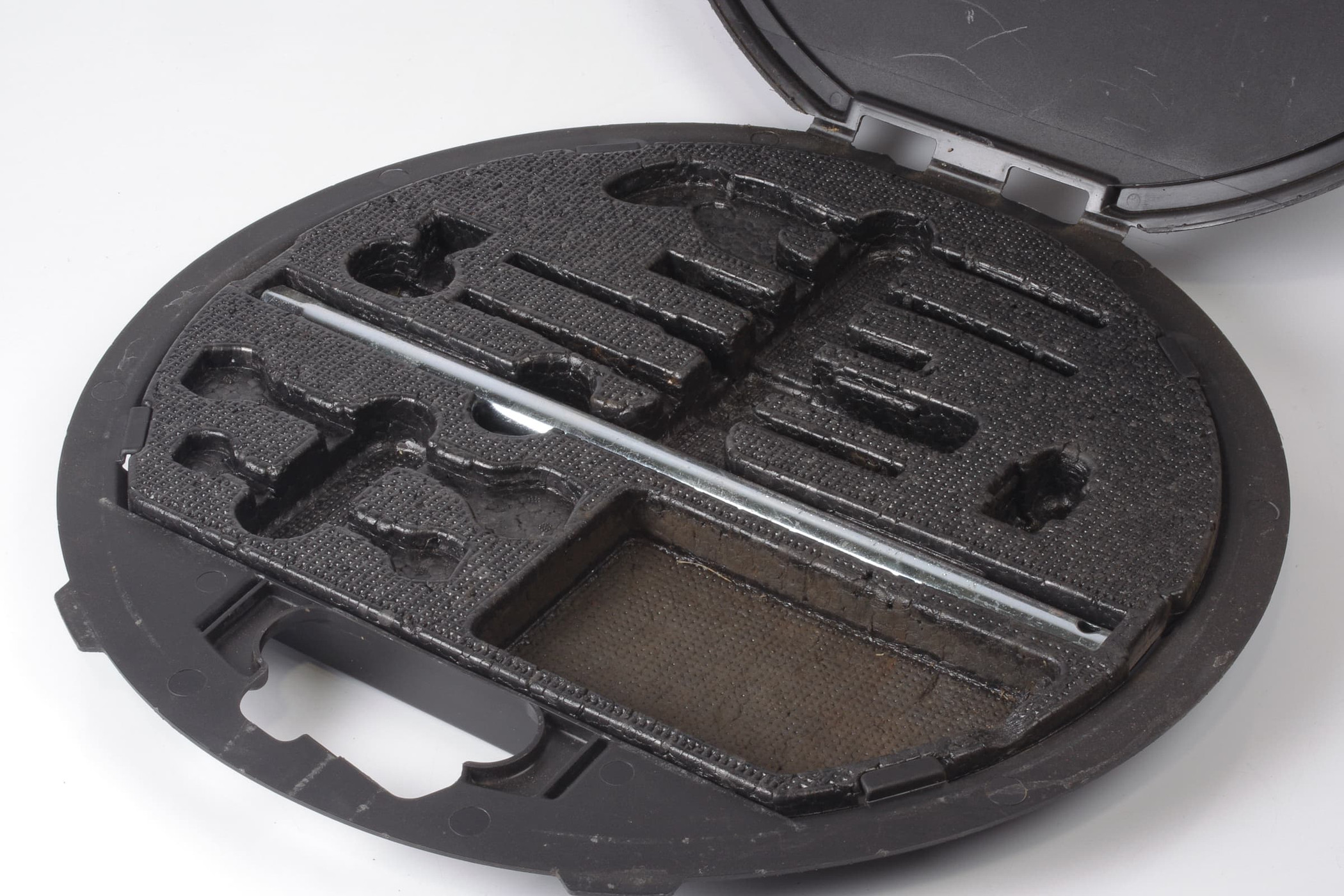 Mercedes 1408900111 Tool Kit (c) | W140 V140 C140 S