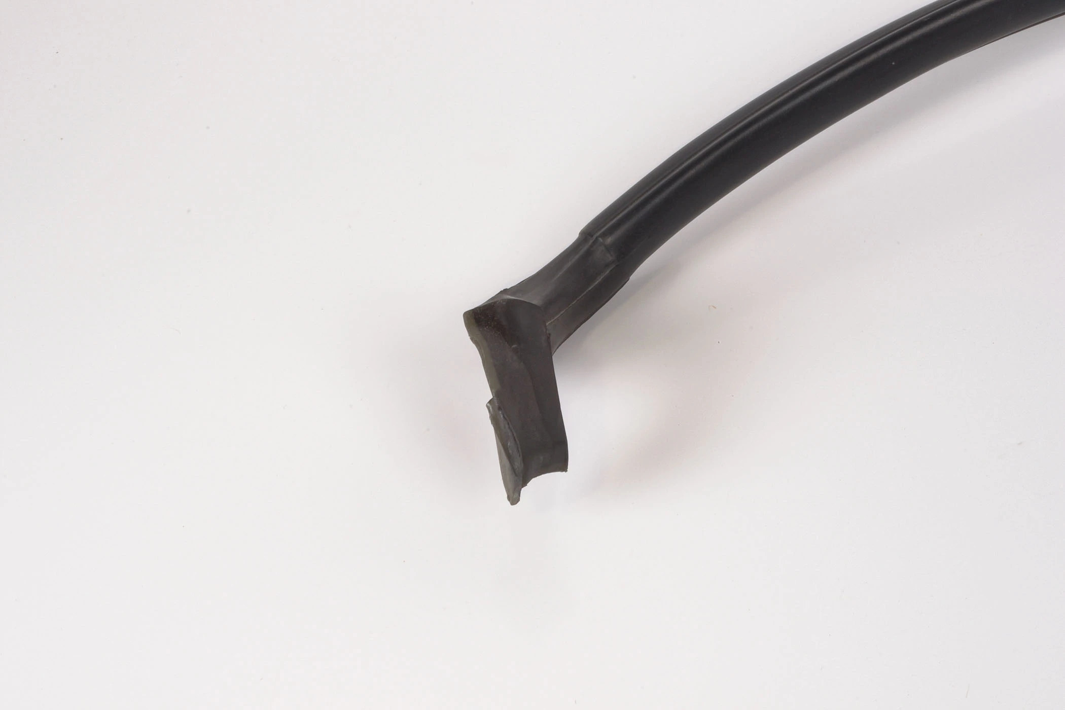 Mercedes 1297900298 Hardtop Seal - Front | R129 SL