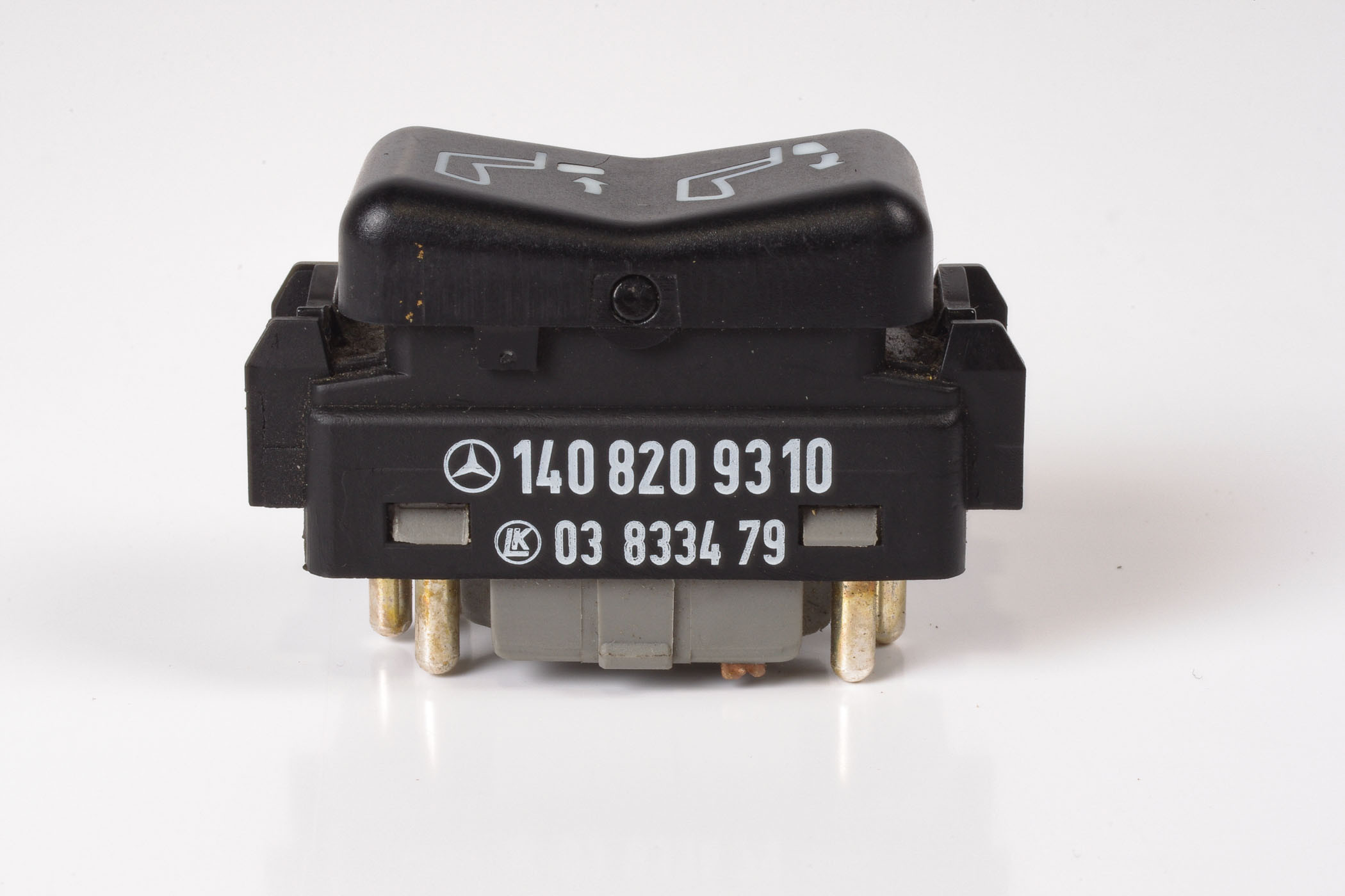 Mercedes 1408209310 Headrest Switch | C140 S