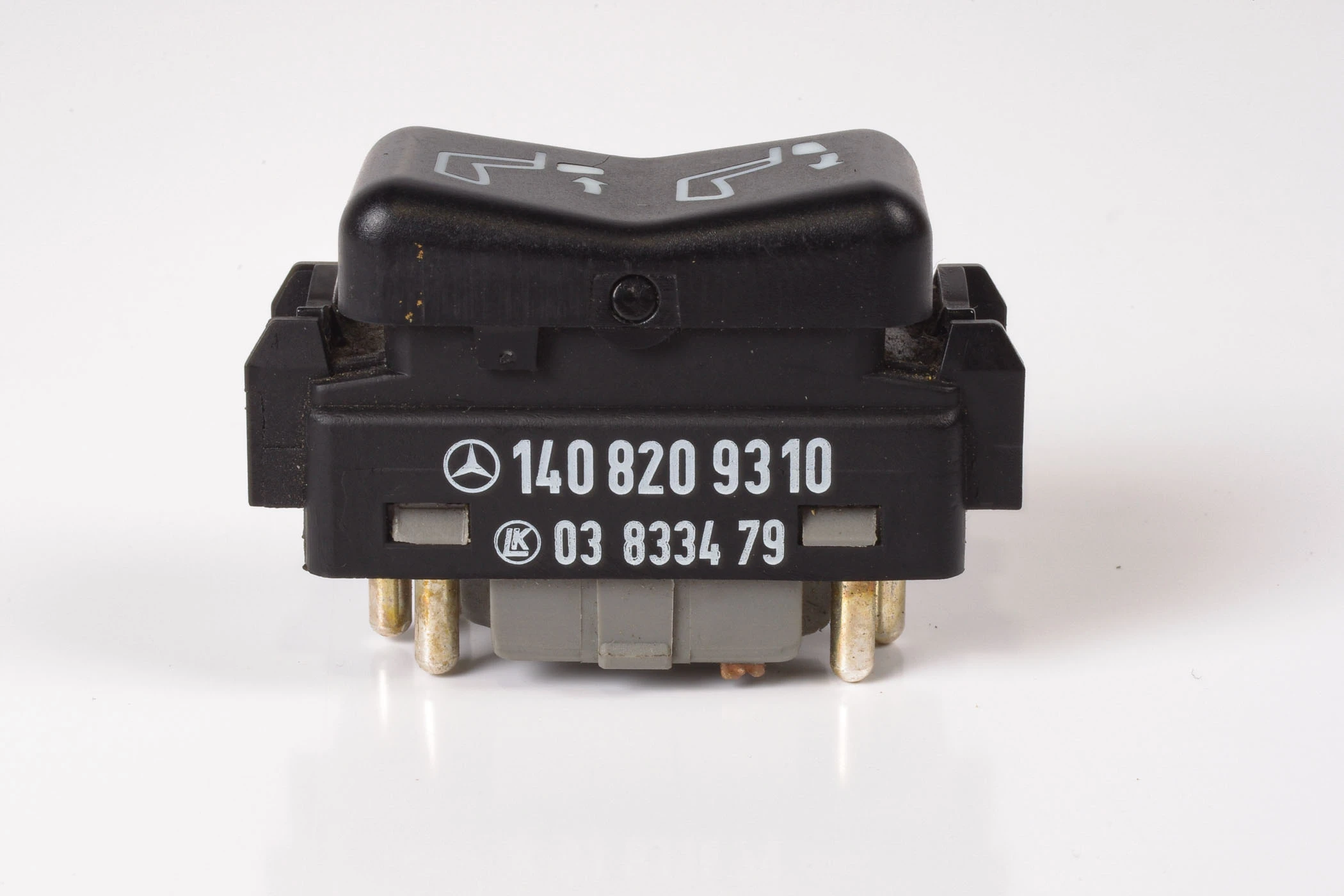 Mercedes 1408209310 Headrest Switch | C140 S