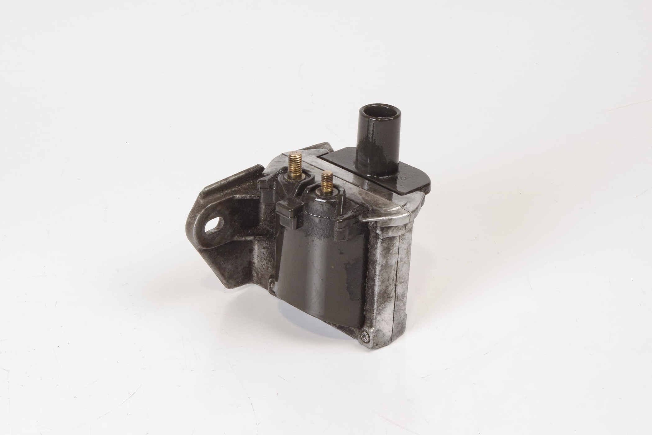 Mercedes 0001585303 Ignition Coil | R107 R129 SL W124 E W126 W140 S W201 C...
