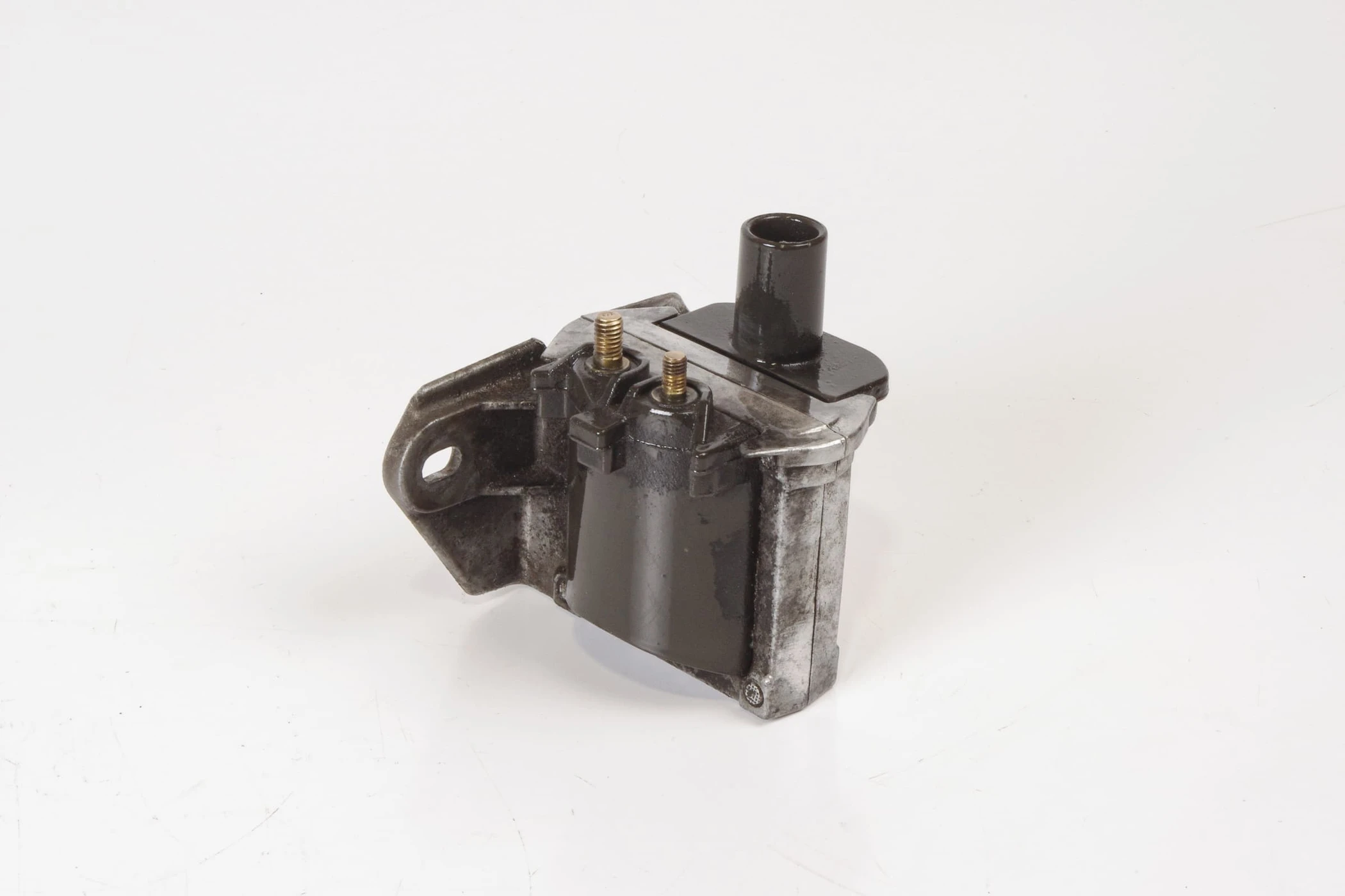 Mercedes 0001585303 Ignition Coil | R107 R129 SL W124 E W126 W140 S W201 C...