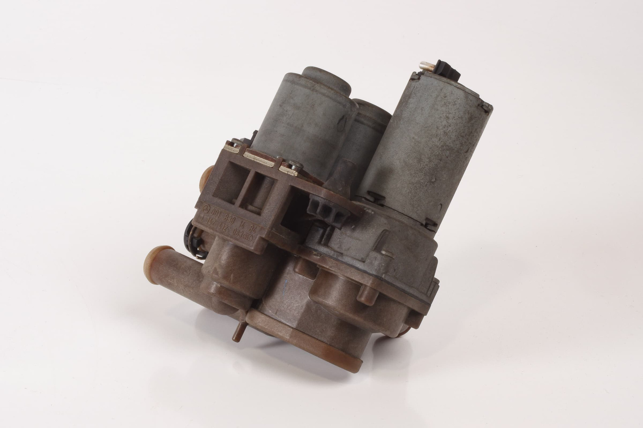 Mercedes 0018301484 Heater Valve | W140 V140 C140 S