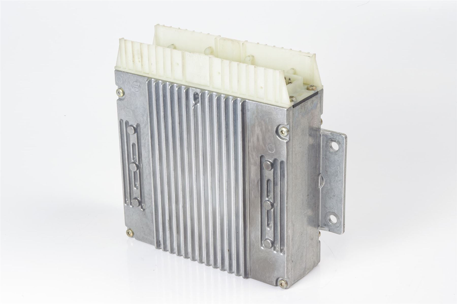 Mercedes 0205454932 Engine Control Unit | W140 V140 C140 S W210 E