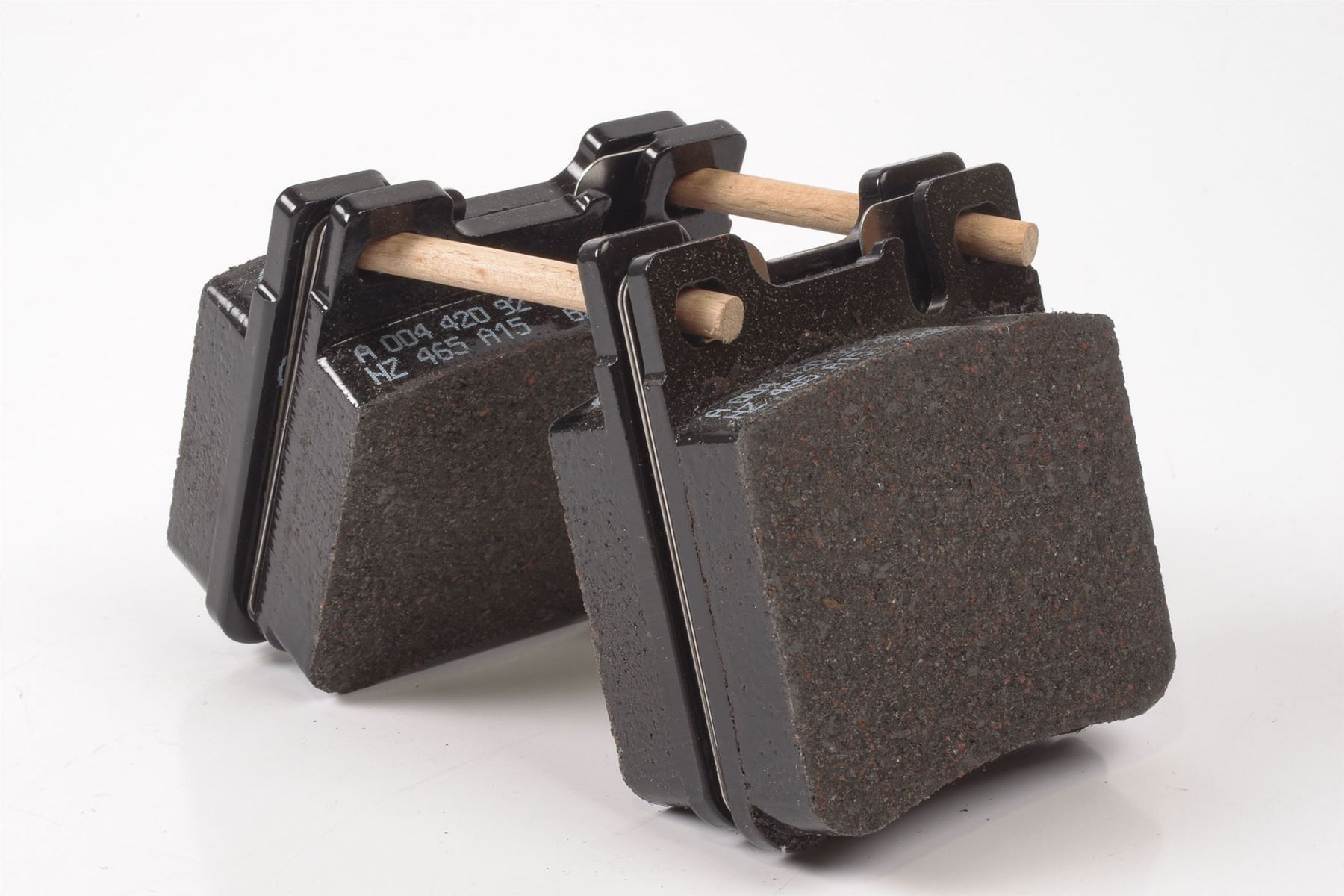 Mercedes 0044209220 Brake Pad x4 - Rear (New Old St.) | W210 S210 E