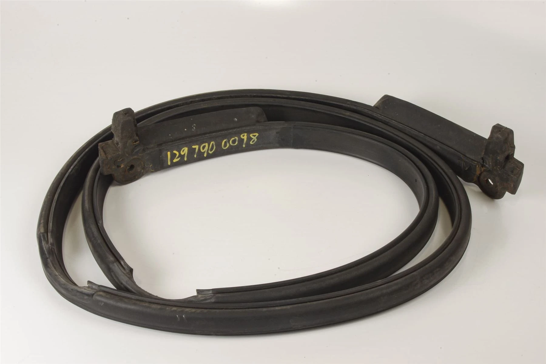 Mercedes 1297900098 Hardtop Seal | R129 SL