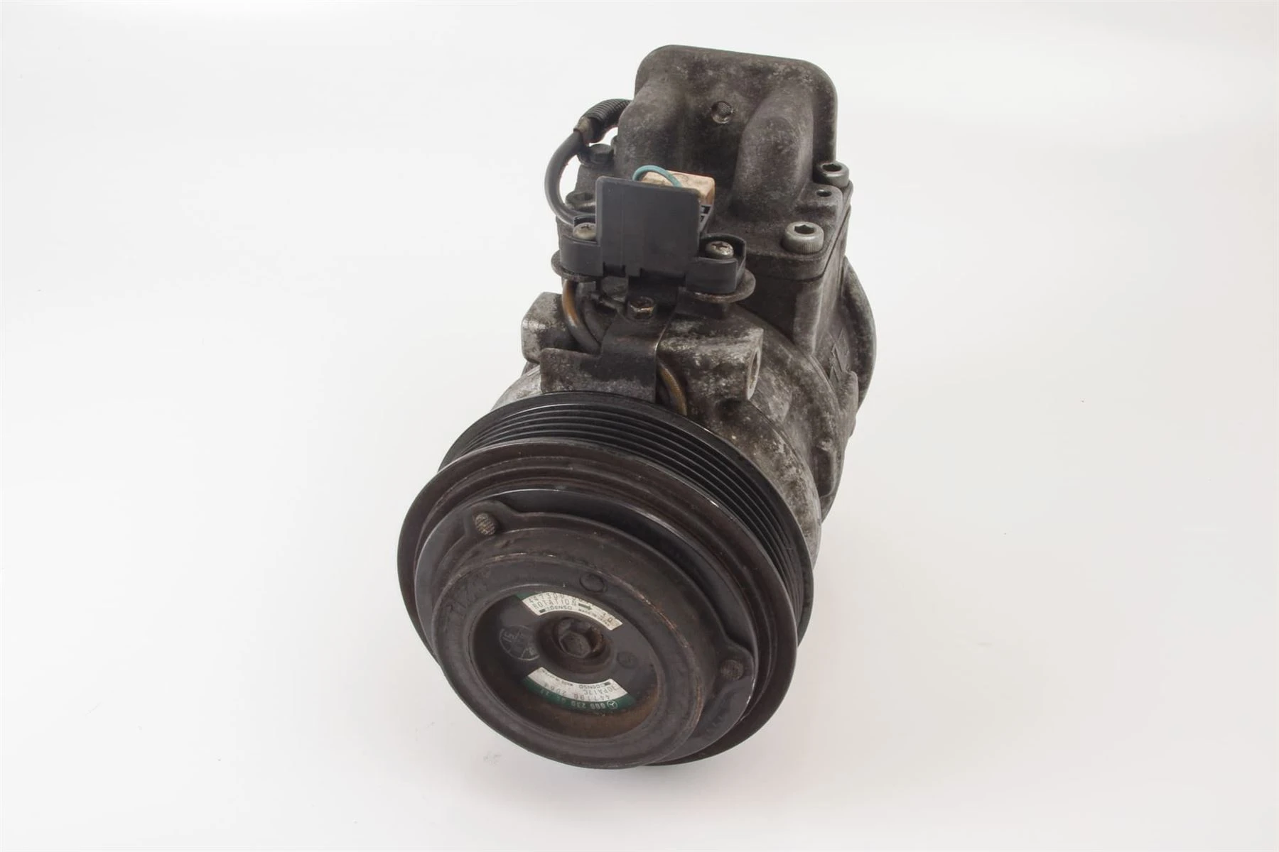 Mercedes 0002300511 A/C Compressor | W124 E W126 S R129 SL W201 C W461 W463 G
