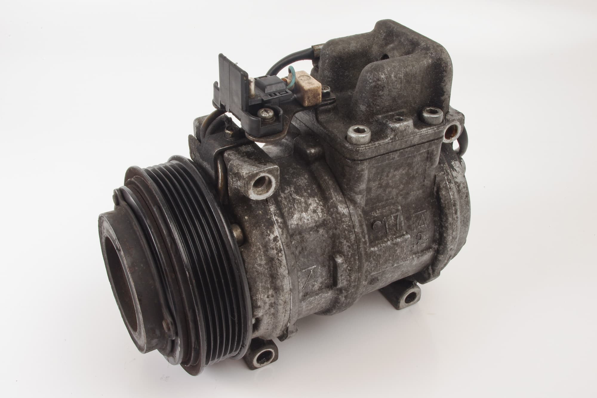 Mercedes 0002300511 A/C Compressor | W124 E W126 S R129 SL W201 C W461 W463 G