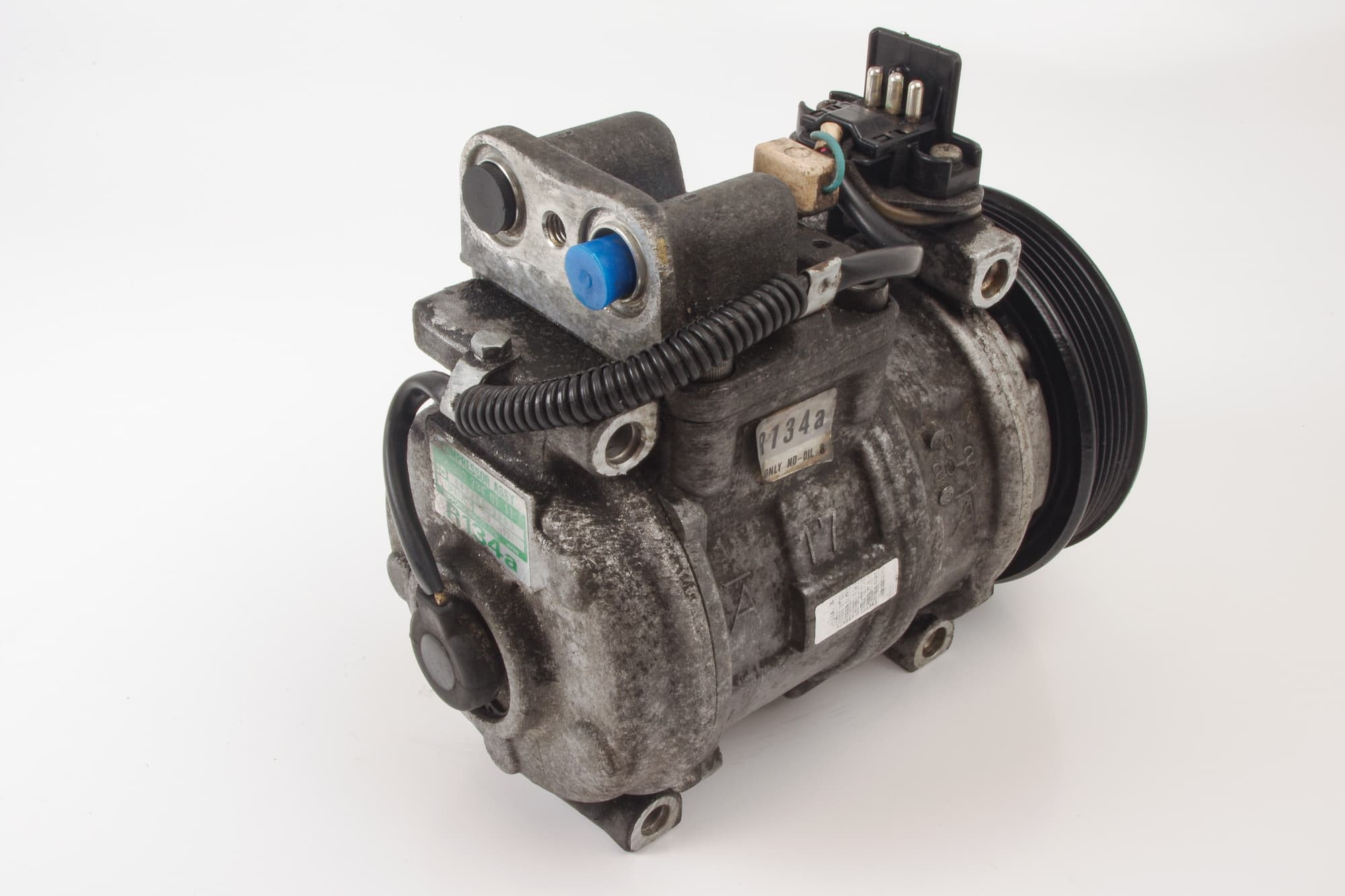 Mercedes 0002300511 A/C Compressor | W124 E W126 S R129 SL W201 C W461 W463 G