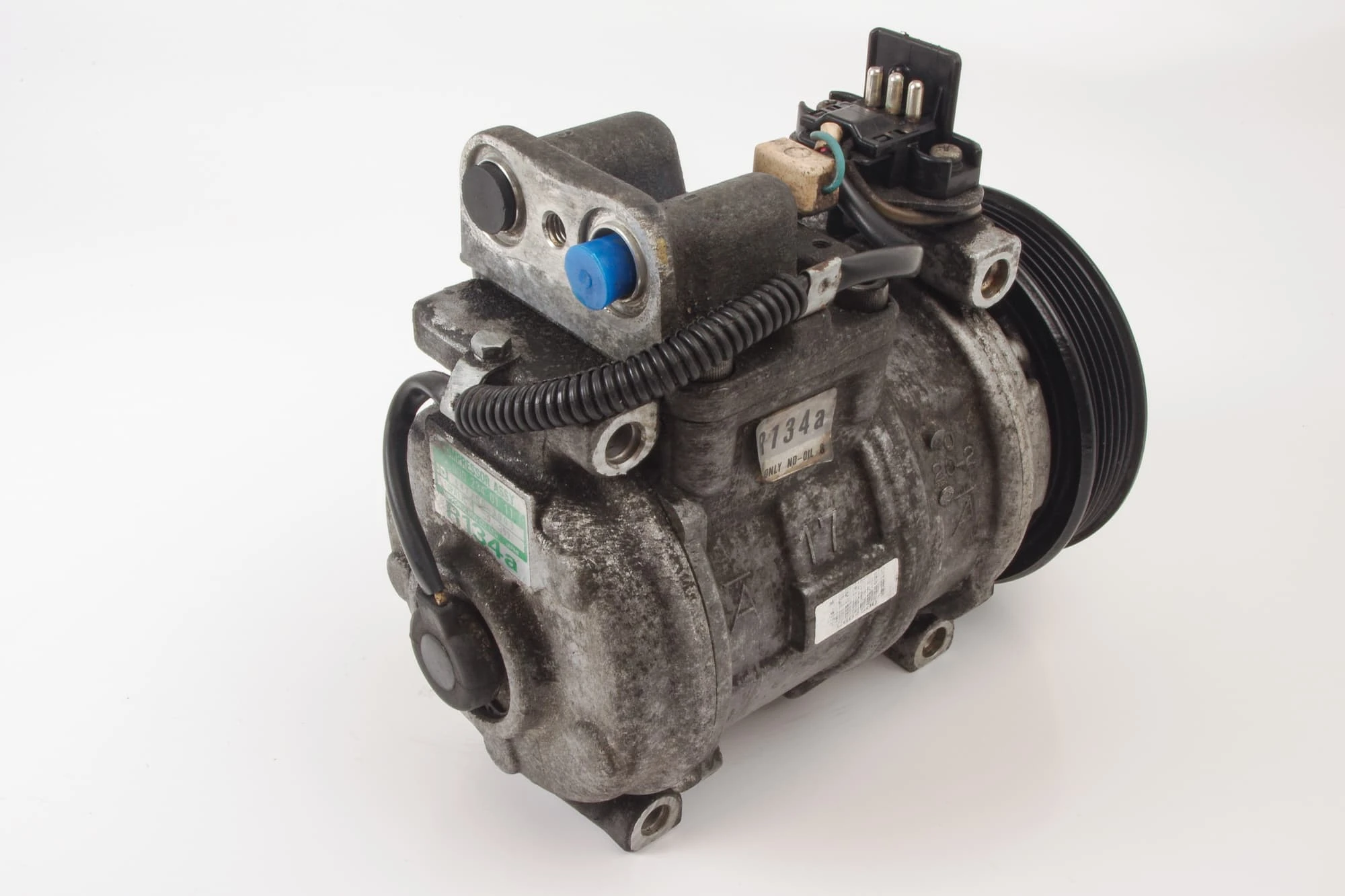 Mercedes 0002300511 A/C Compressor | W124 E W126 S R129 SL W201 C W461 W463 G