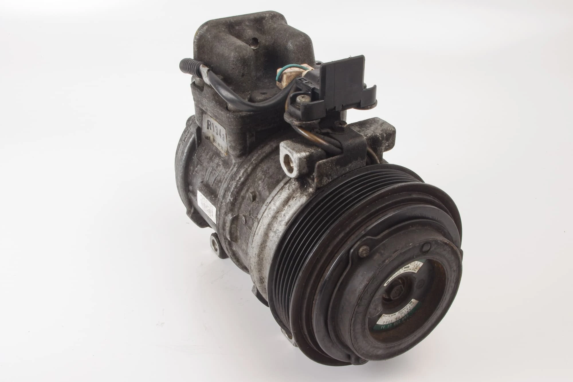 Mercedes 0002300511 A/C Compressor | W124 E W126 S R129 SL W201 C W461 W463 G