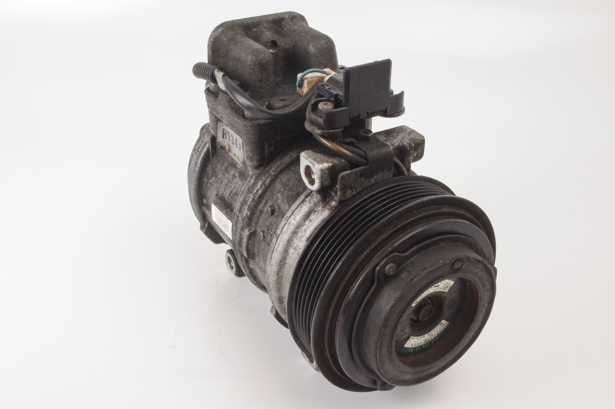 Mercedes 0002300511 A/C Compressor | W124 E W126 S R129 SL W201 C W461 W463 G