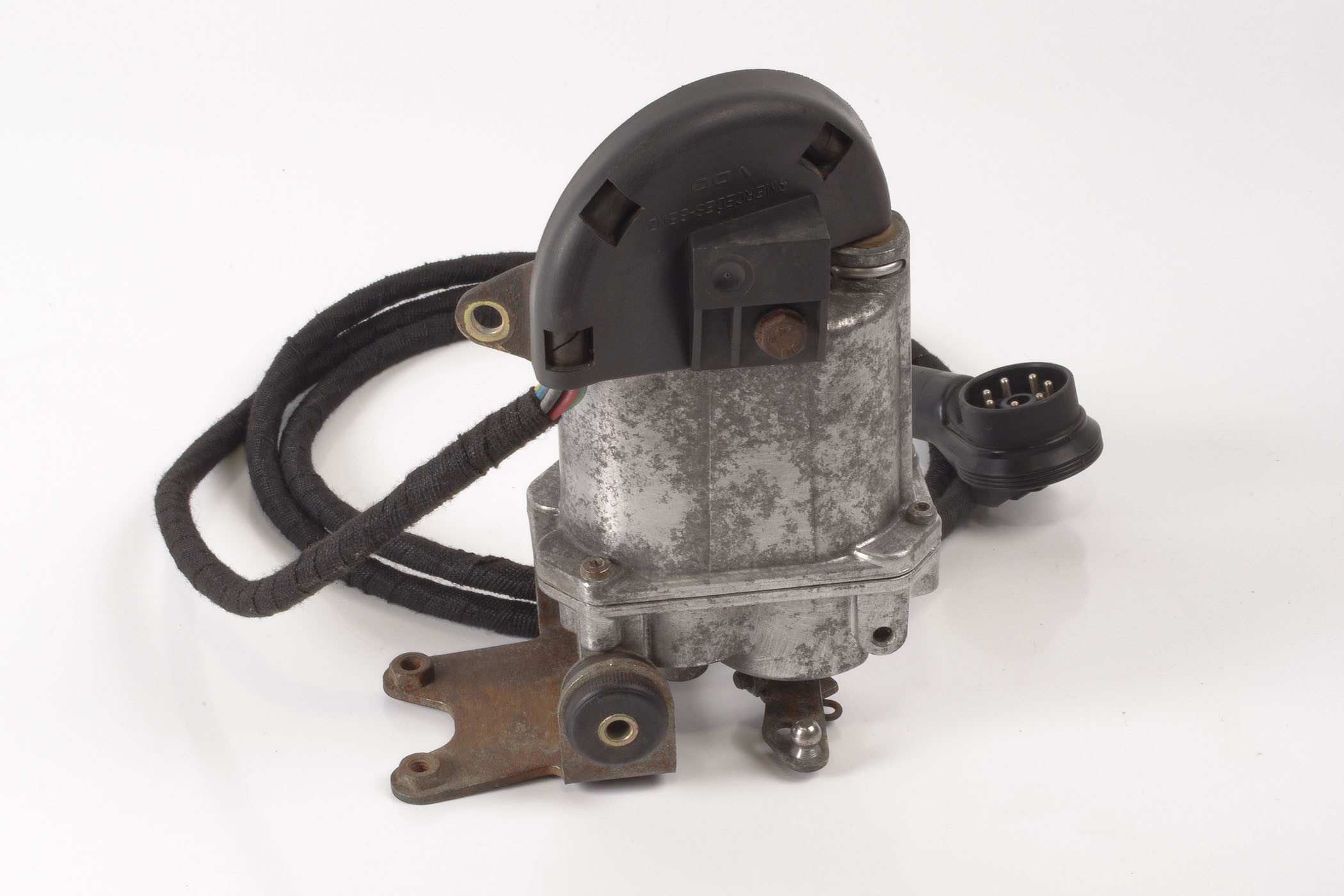 Mercedes 0005453465 ASR Actuator | R129 SL