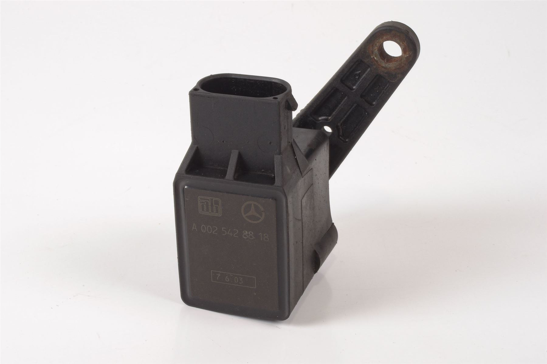 Mercedes 0025428818 Level Sensor - Front Left | R171 SLK C199 R199 SLR R230 SL