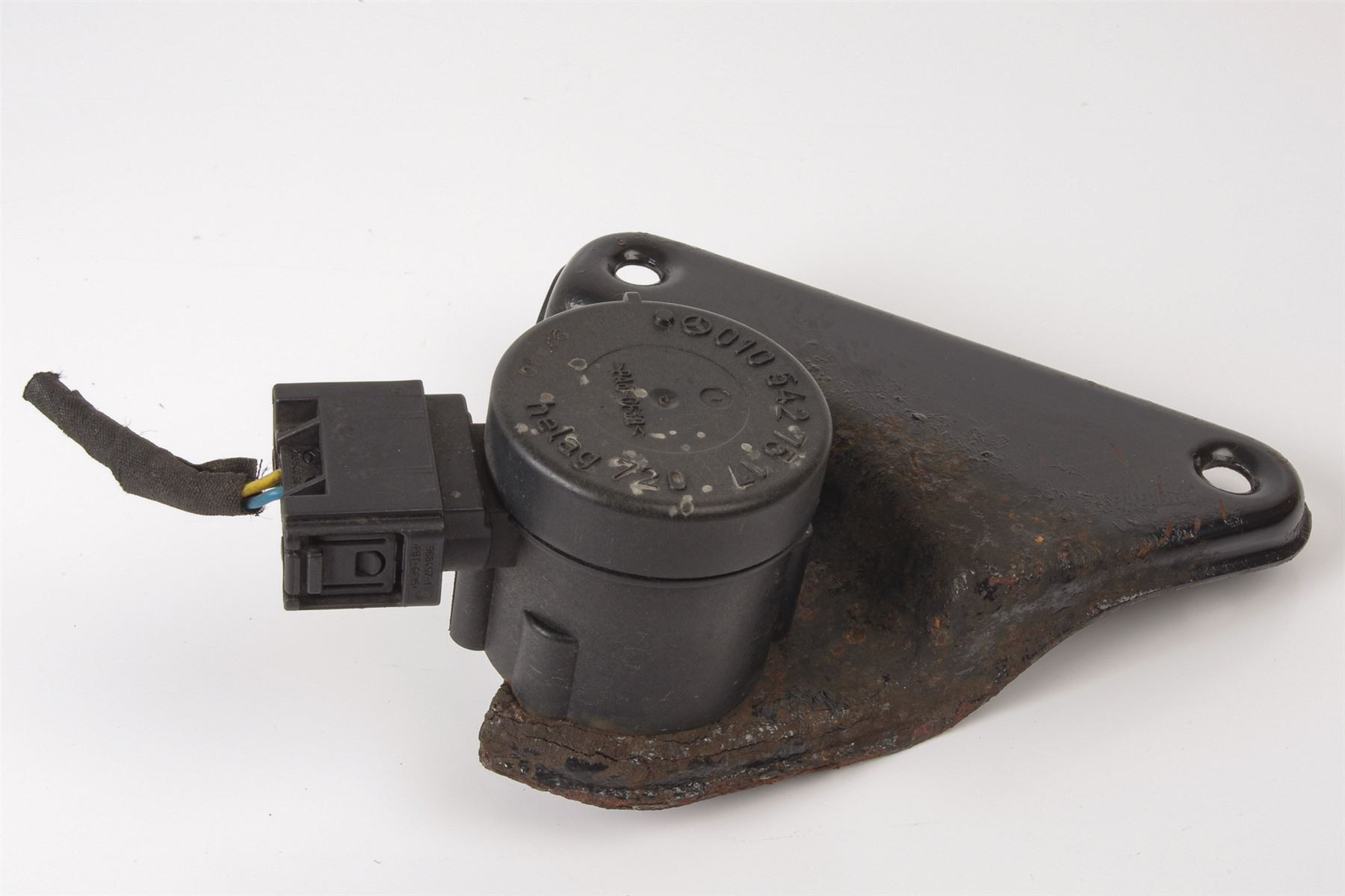 Mercedes 0105427517 Headlight Level Sensor - Front (b) | R129 SL W140 S W202...