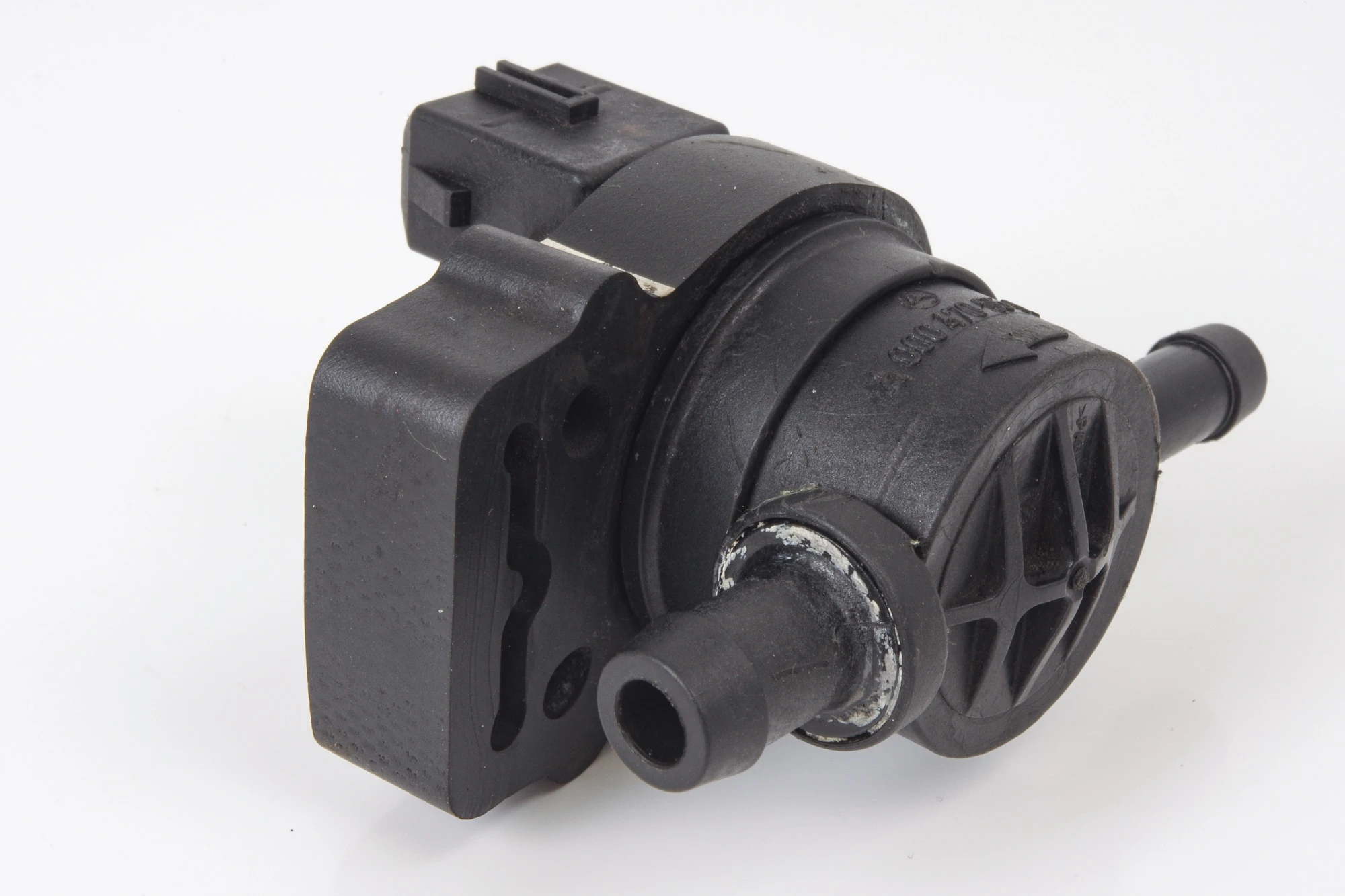 Mercedes 0004705593 Purge Valve | R171 SLK R199 Z199 SLR W203 CL203 W204 C...