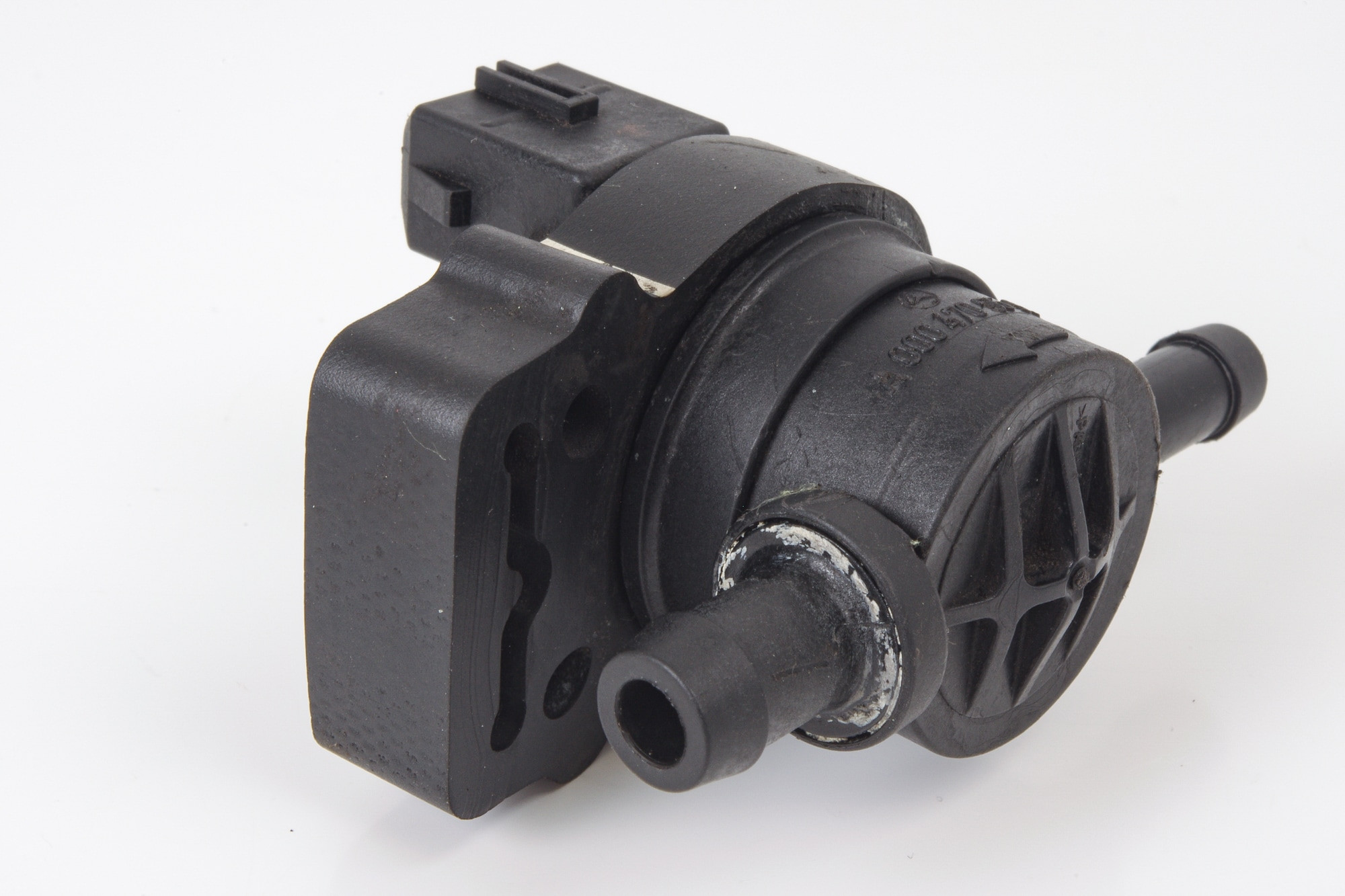 Mercedes 0004705593 Purge Valve | R171 SLK R199 Z199 SLR W203 CL203 W204 C...