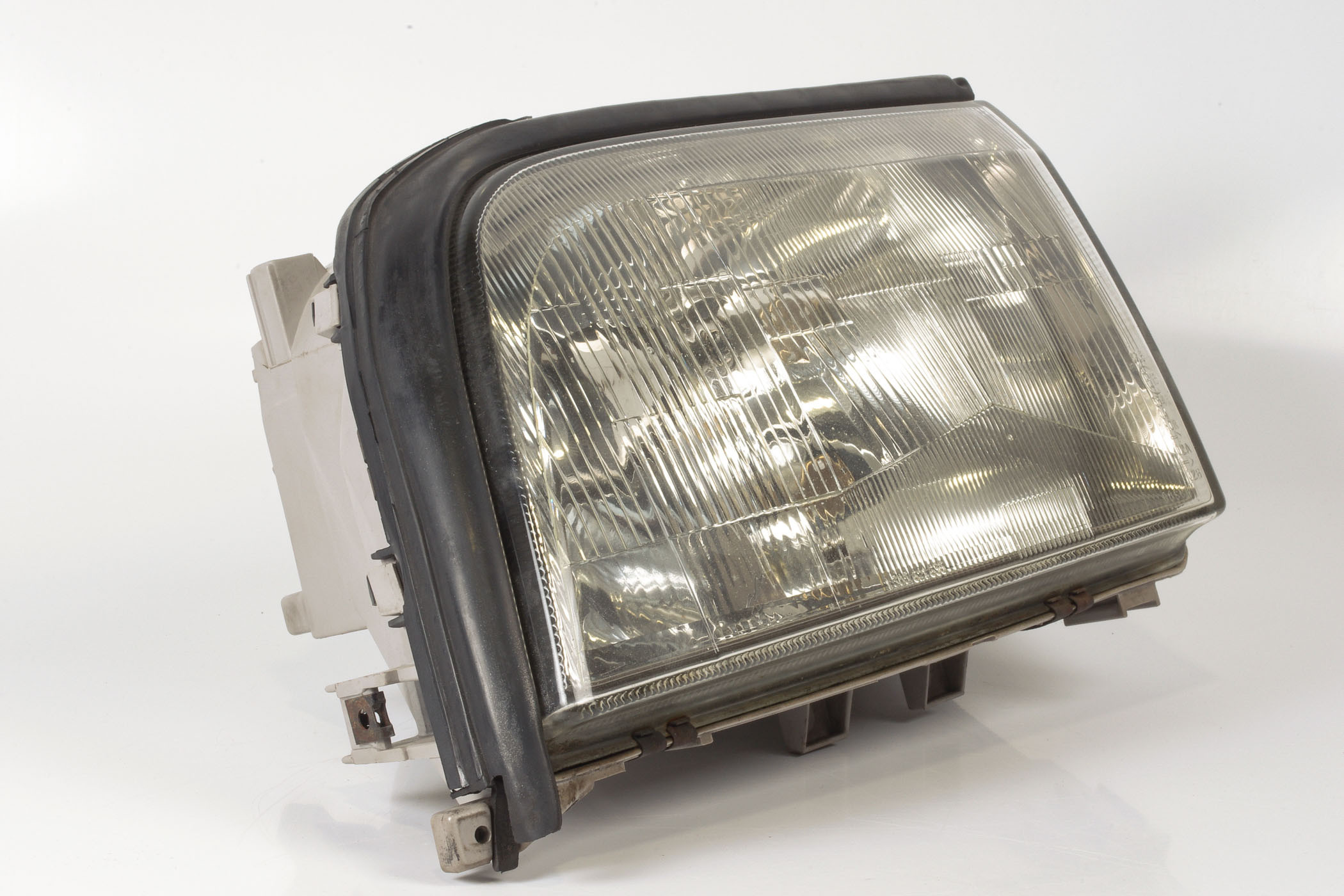 Mercedes 1408207561 Headlight - Front Left | W140 V140 S