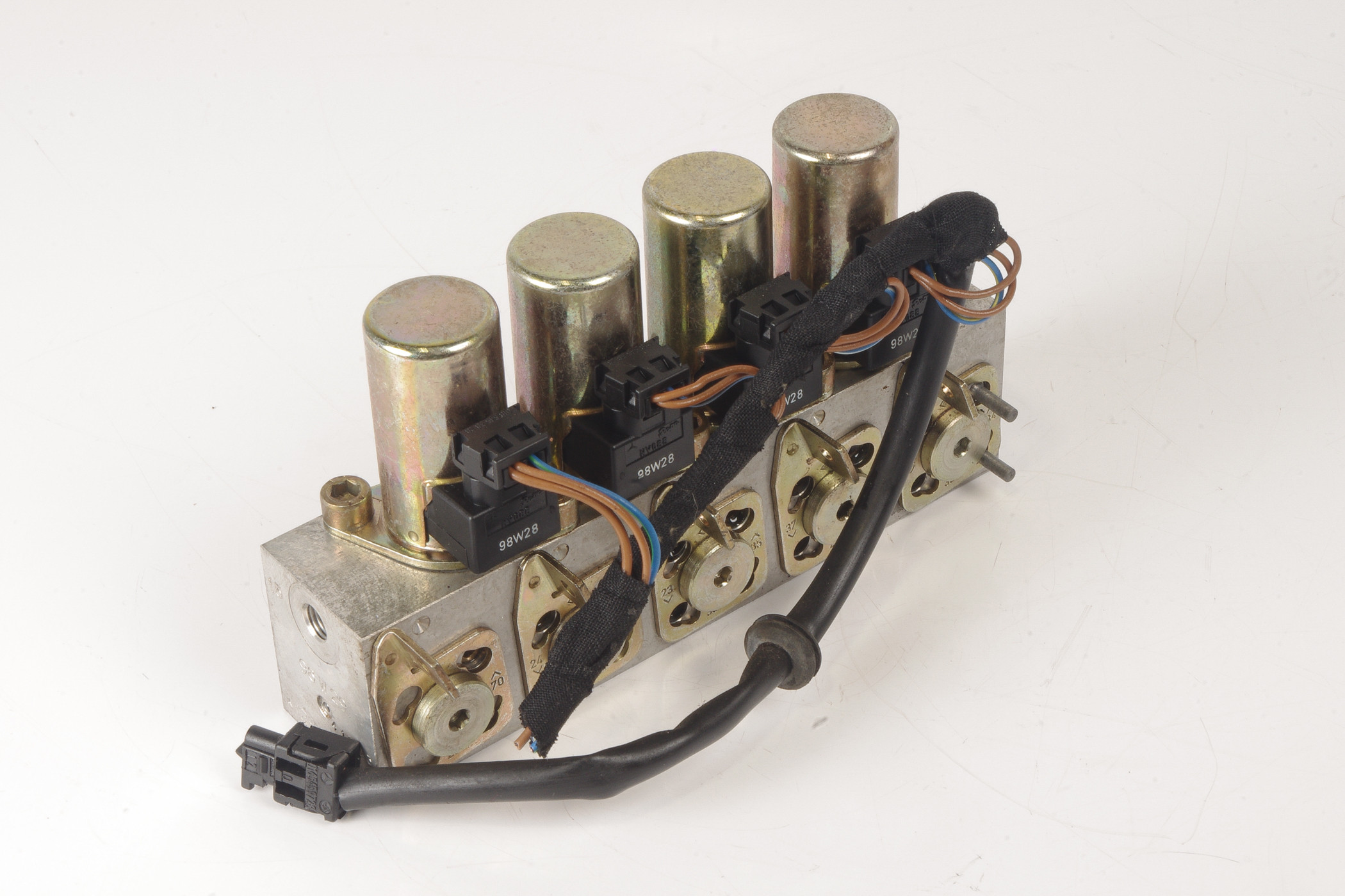 Mercedes 1298002578 Roof Hydraulic Valve Block - Left | R129 SL