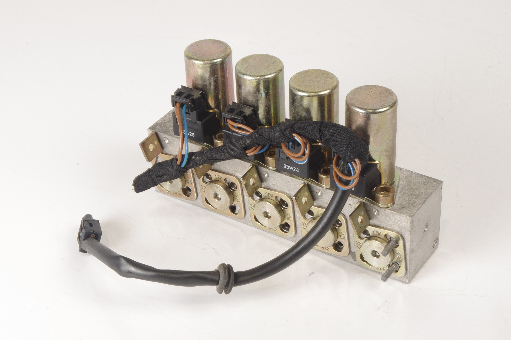 Mercedes 1298002578 Roof Hydraulic Valve Block - Left | R129 SL