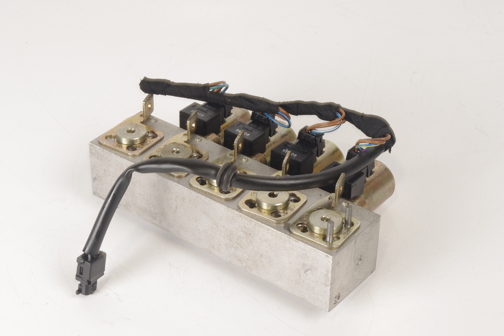 Mercedes 1298002578 Roof Hydraulic Valve Block - Left | R129 SL