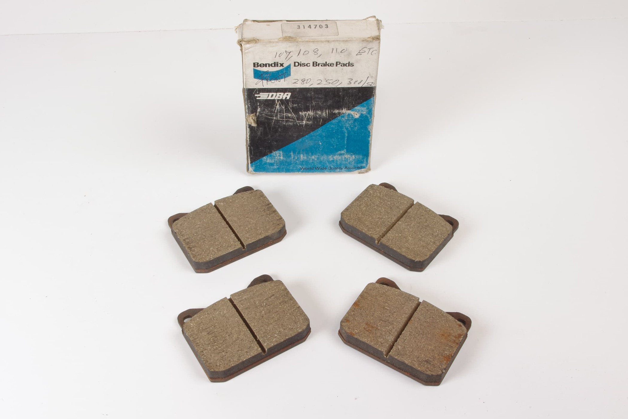 Mercedes 0004206320 Brake Pad x4 - Front (New Old St.) | C107 R107 SL W114...