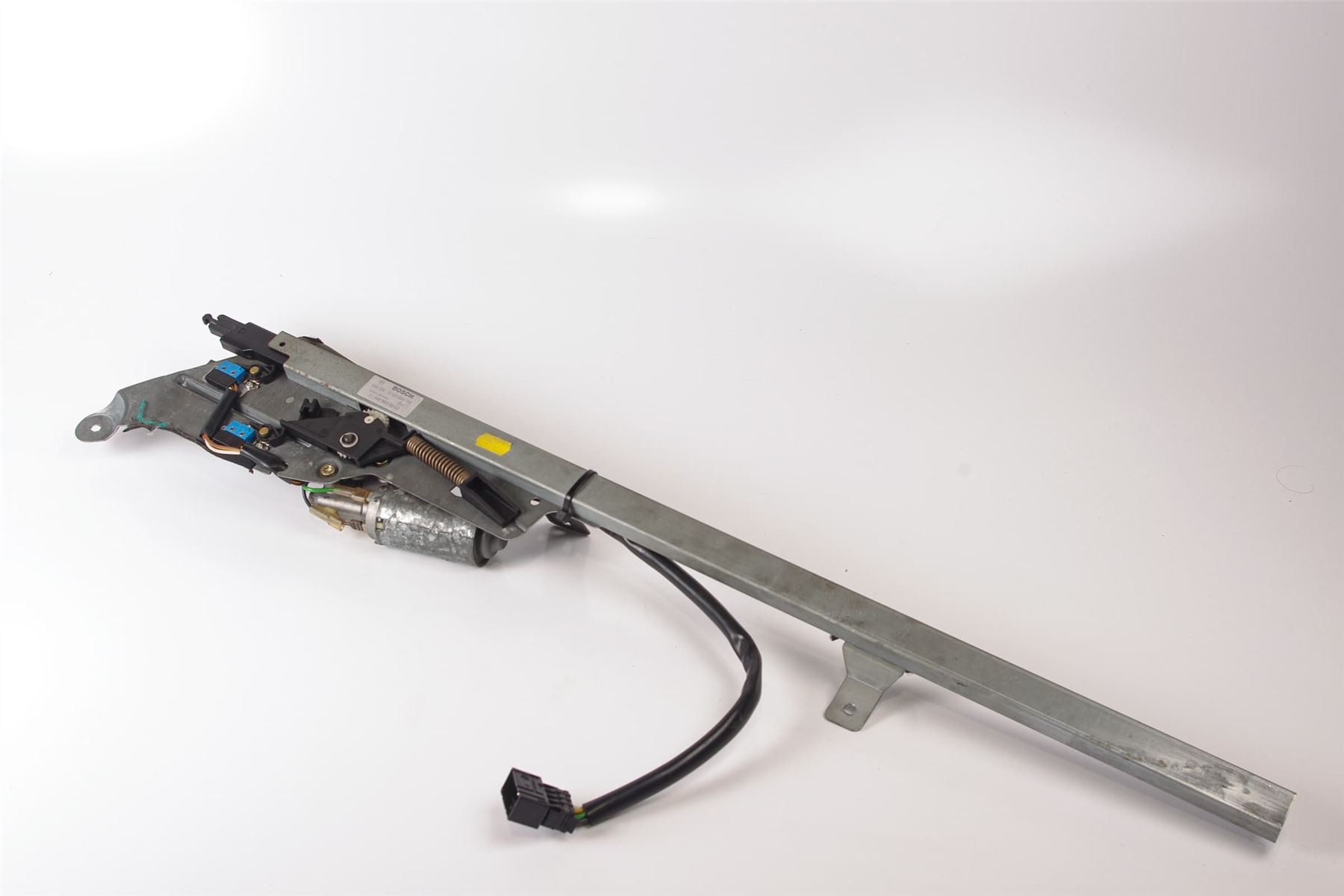 Mercedes 1408600682 Seat Belt Presenter - Right | W100 W116 W126 W140 S C107...