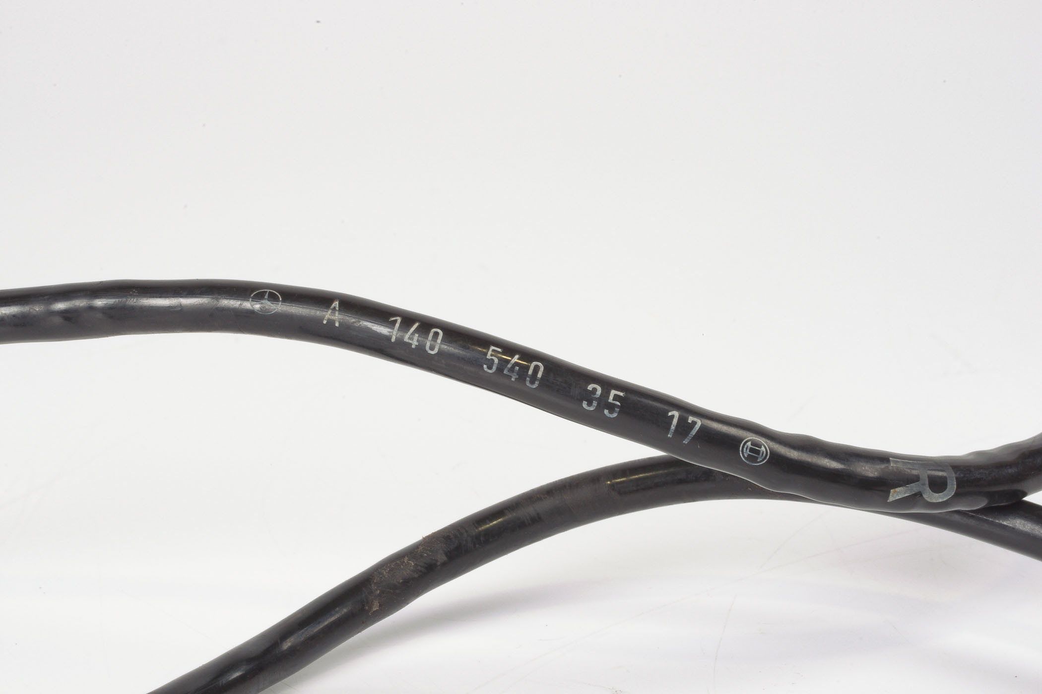 Mercedes 1405403517 ABS Sensor - Front Right | W140 V140 C140 S